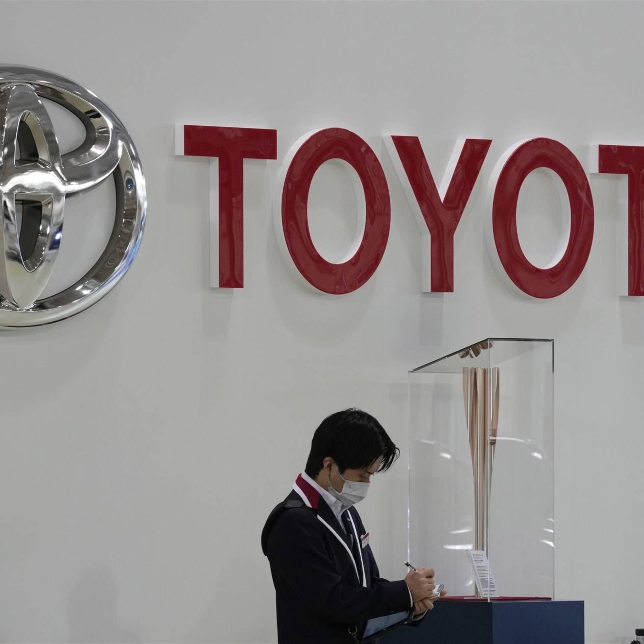 grootste autoverkoper ter wereld toyota voorziet winstgroei