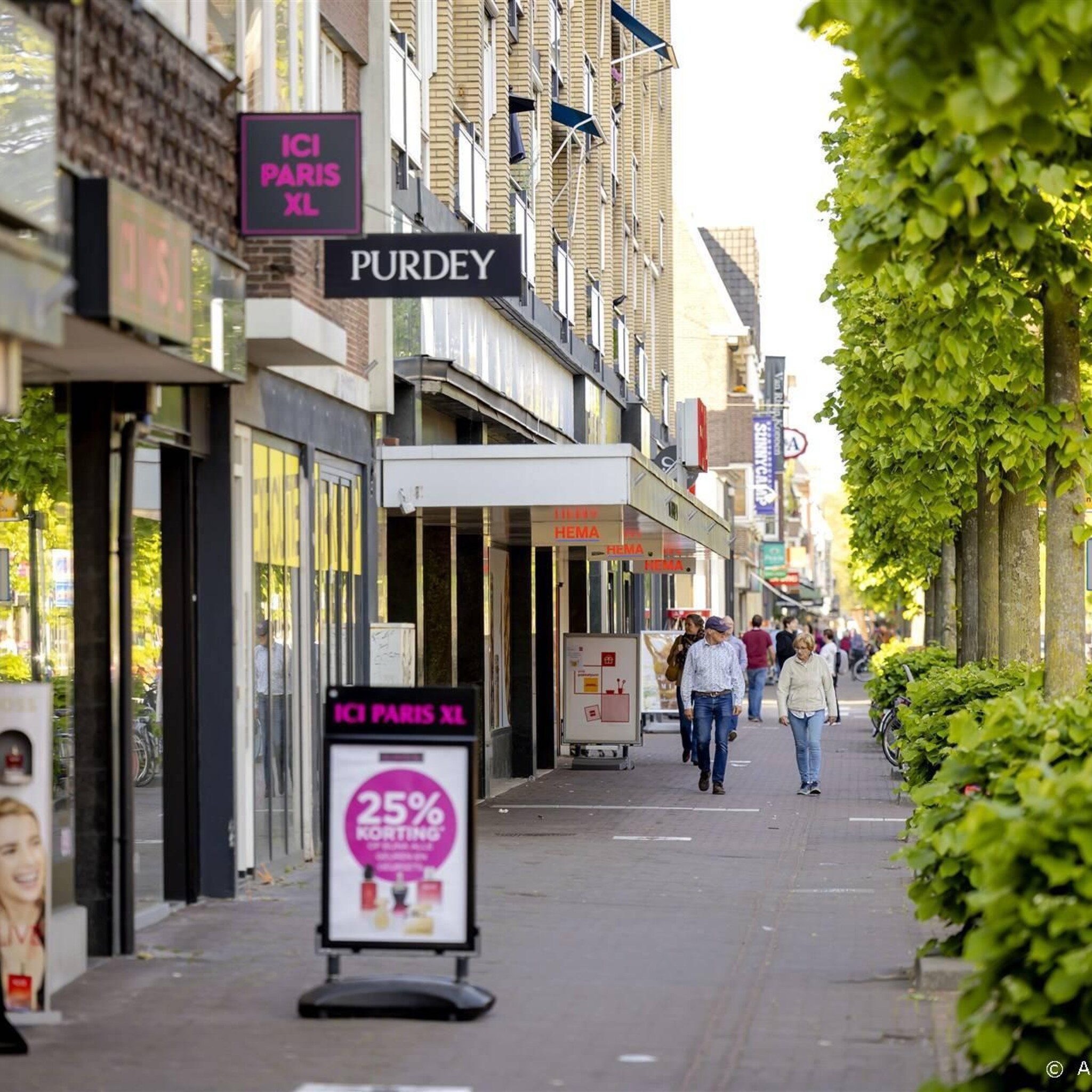 aantal webshops voor het eerst groter dan aantal fysieke winkels