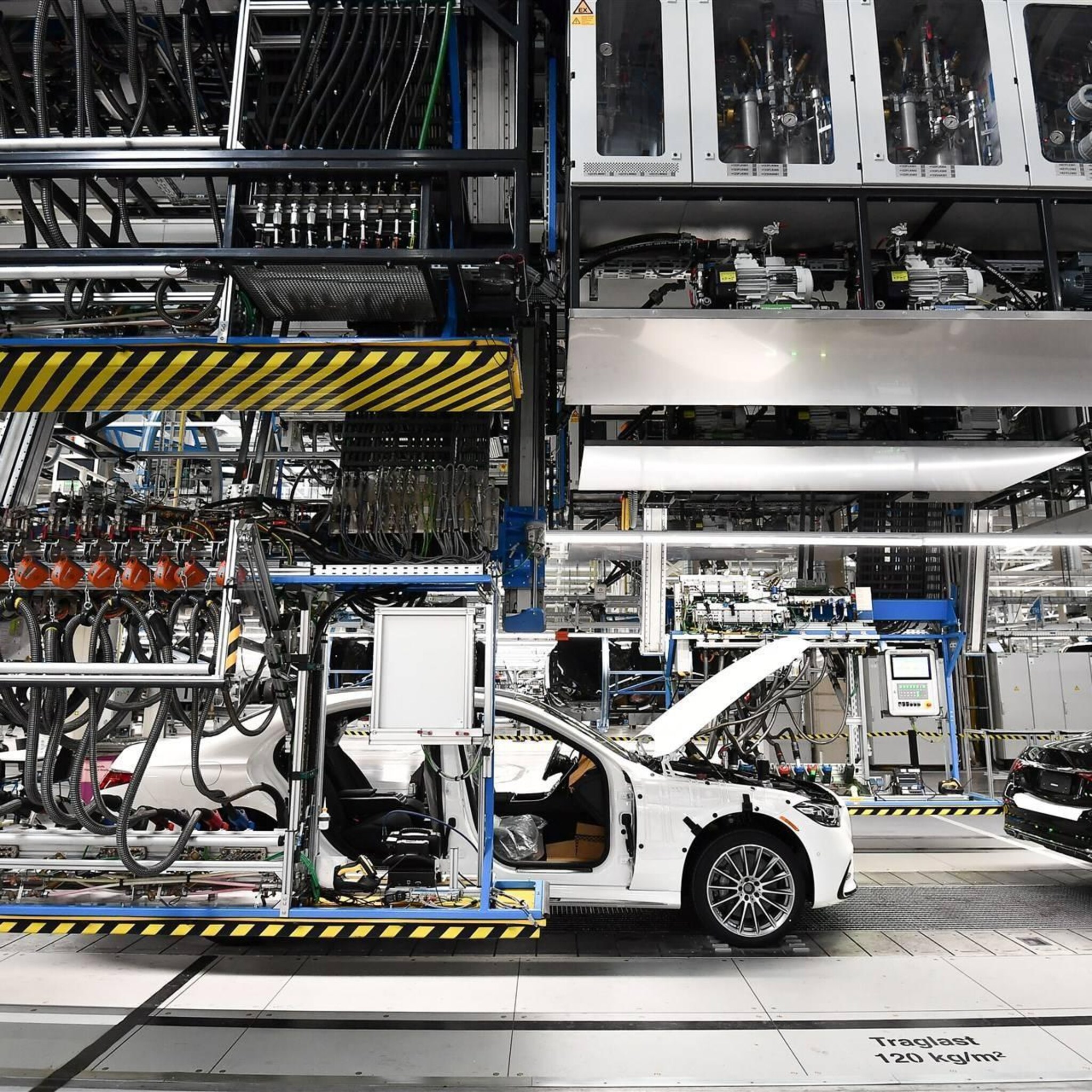 duitse recessie dreigt na daling productie industrie