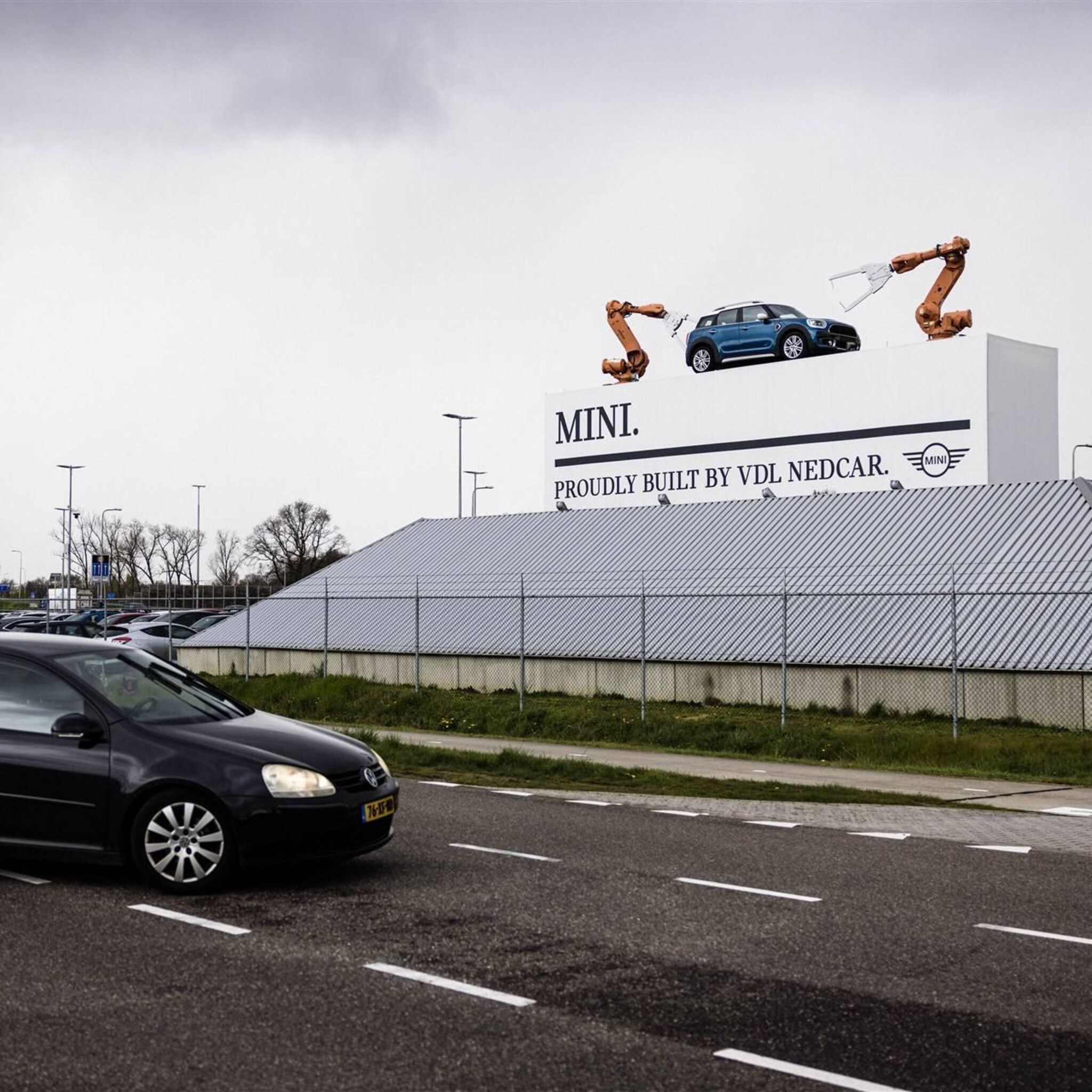 personeel limburgse autofabriek nedcar staakt twee dagen