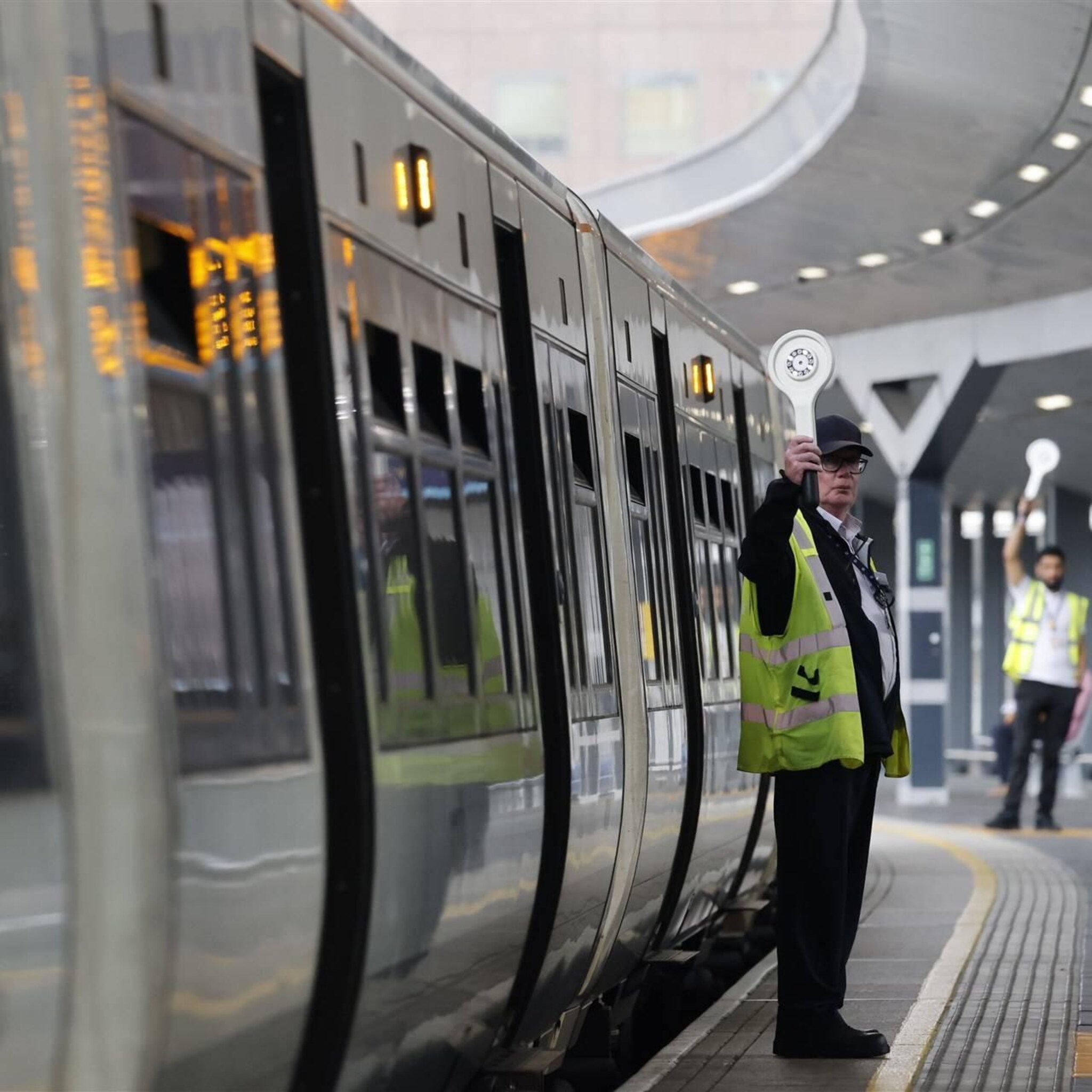 britse spoormedewerkers geven fiat voor meer stakingen op spoor