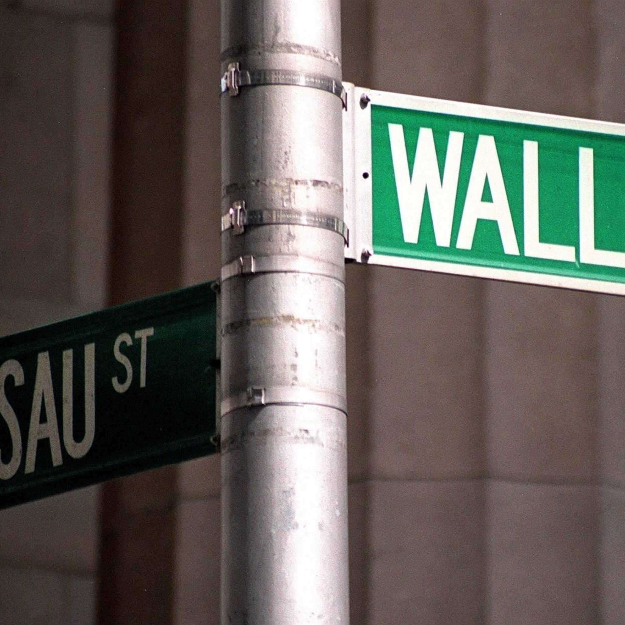beurzen new york eindigen lager kleinere banken verliezen fors