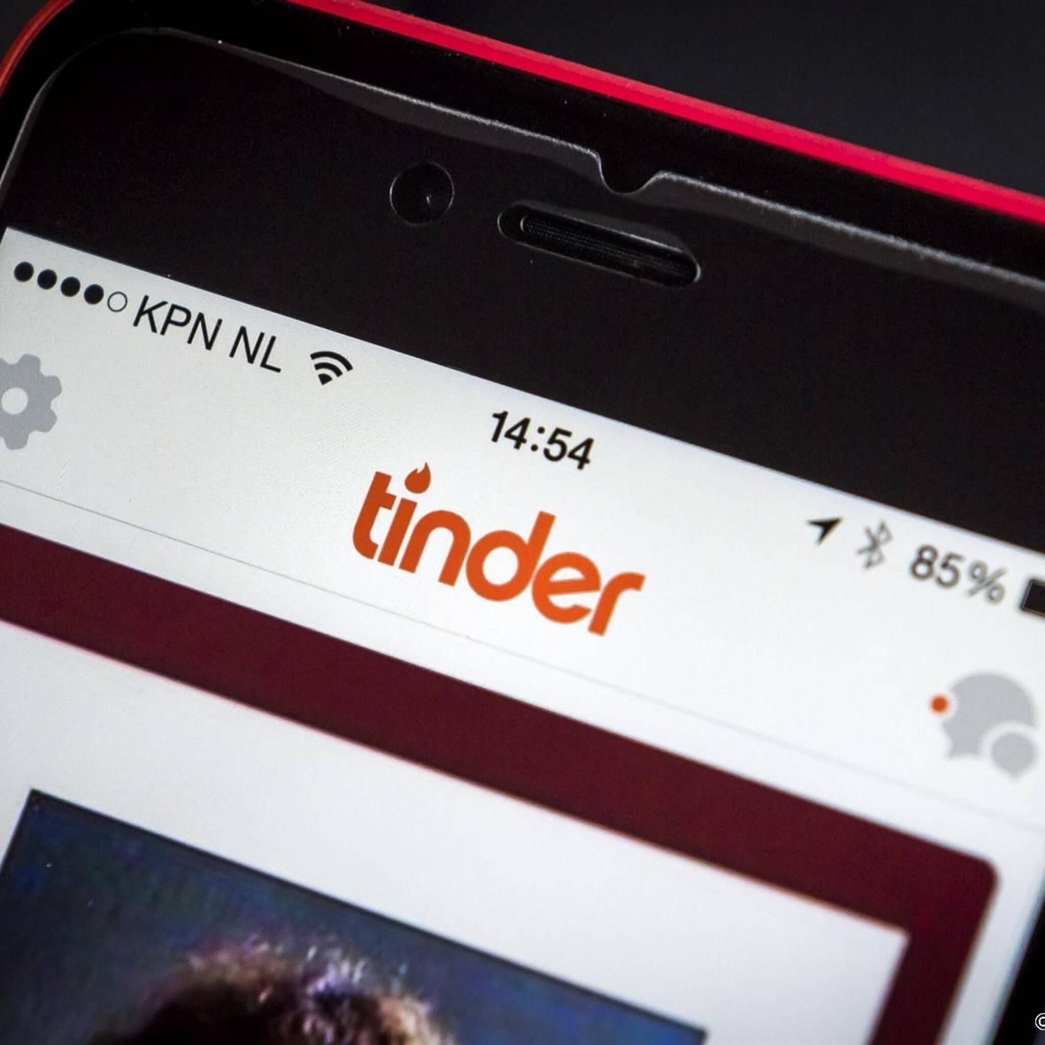 bedrijf achter tinder kondigt vertrekt uit rusland aan