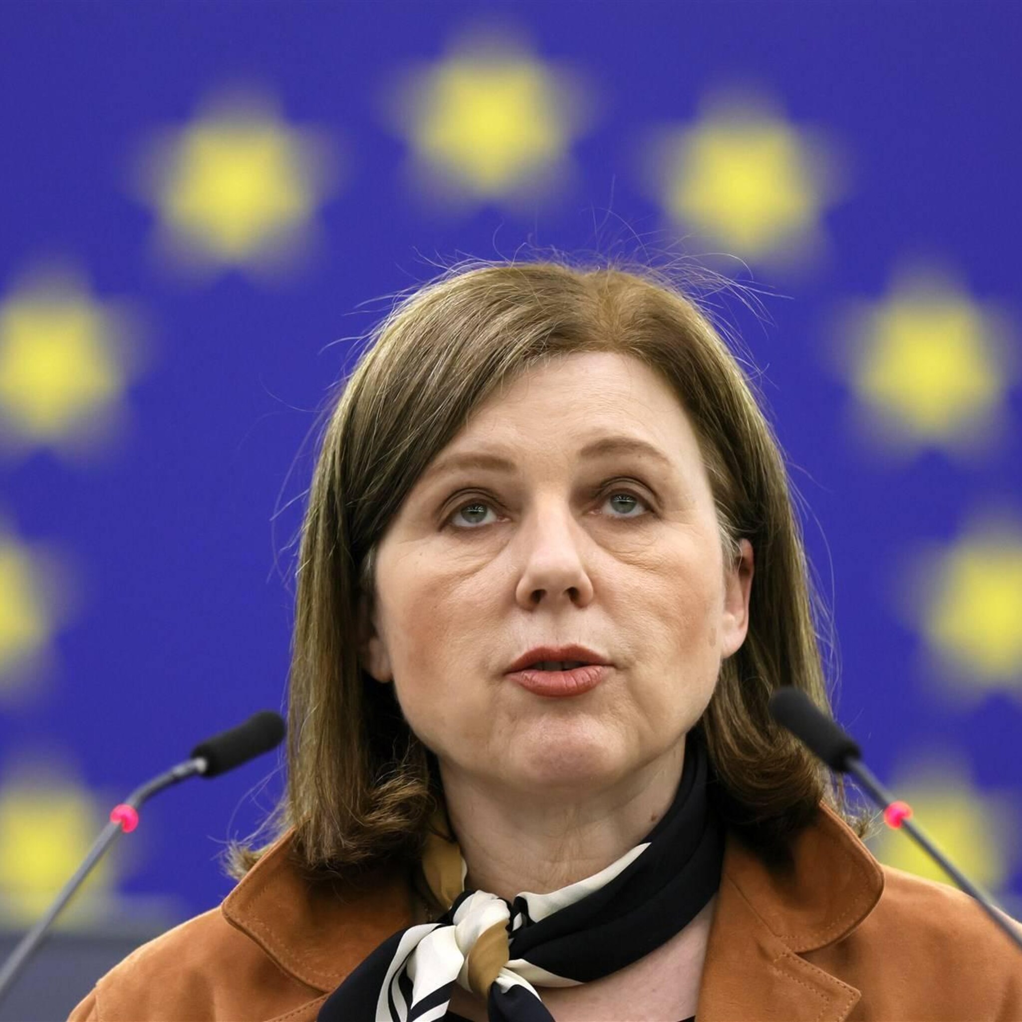 eurocommissaris waarschuwt twitter voor moeilijke tijd in eu
