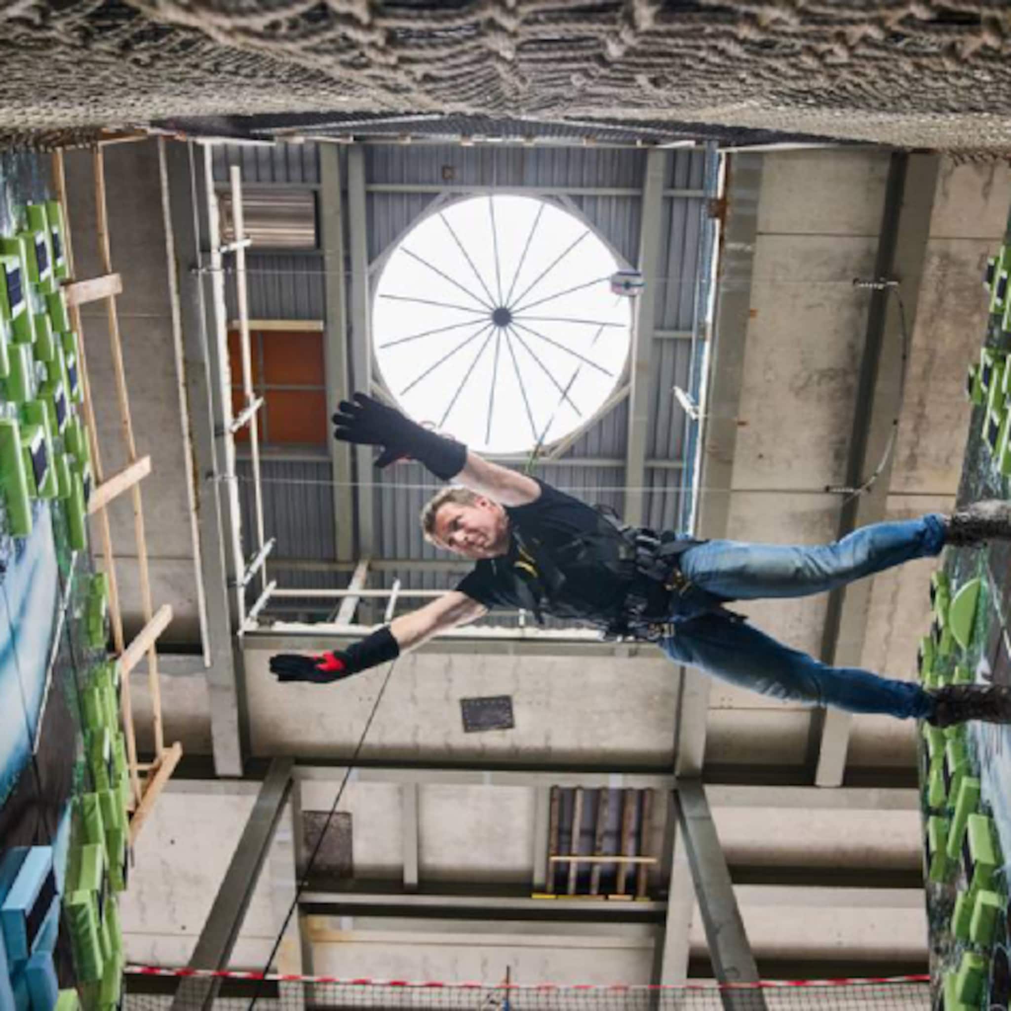 na tien jaar gesteggel eindelijk wat te beleven op terrein van pretpark hennie van der most