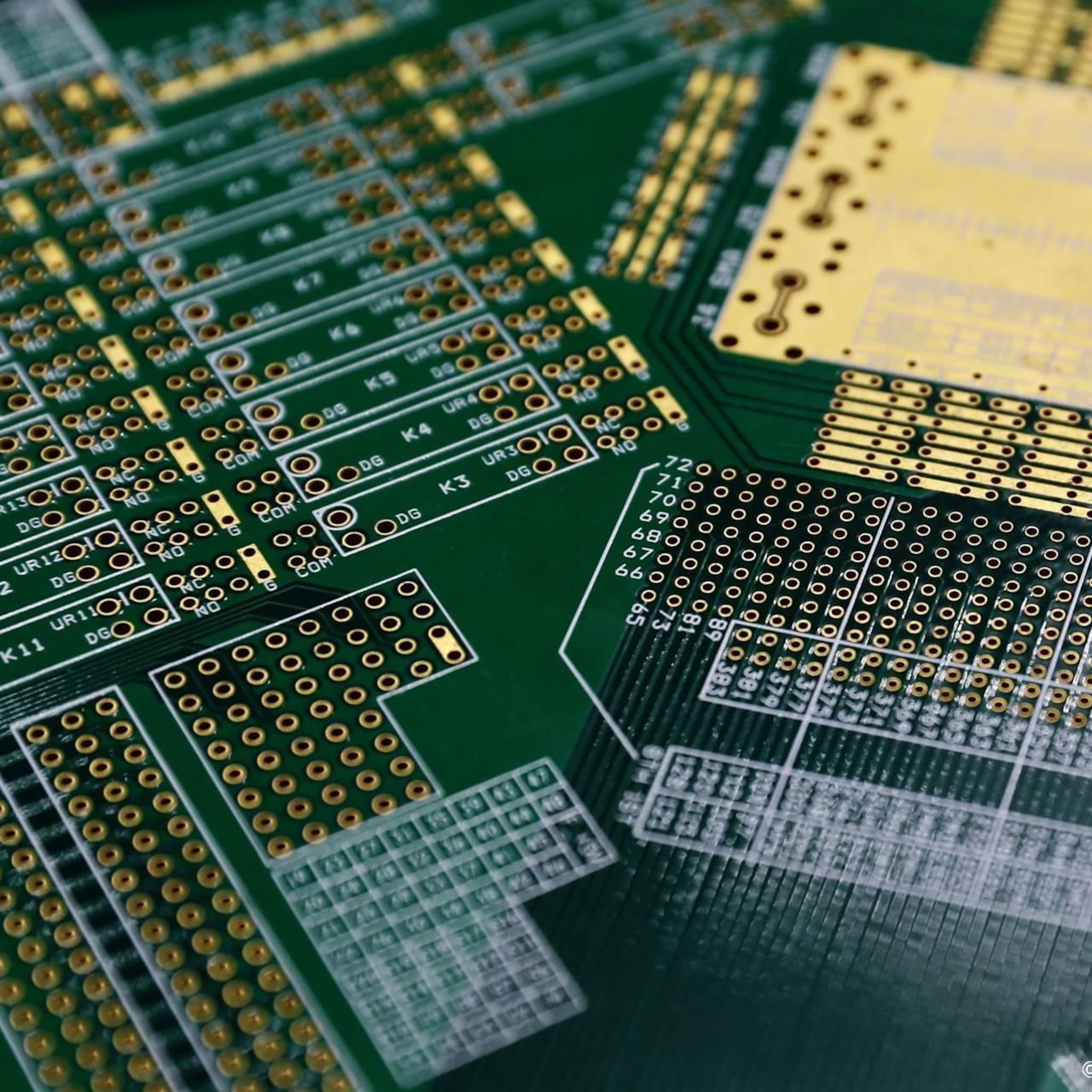 chiptoeleverancier besi heeft last van lagere vraag computerchips
