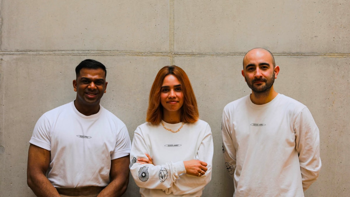 De ondernemers achter Good Jamu: van links naar rechts Ritesh Tikai, Anna Uspessij en Milad Nabiaalah. Foto: Good Jamu