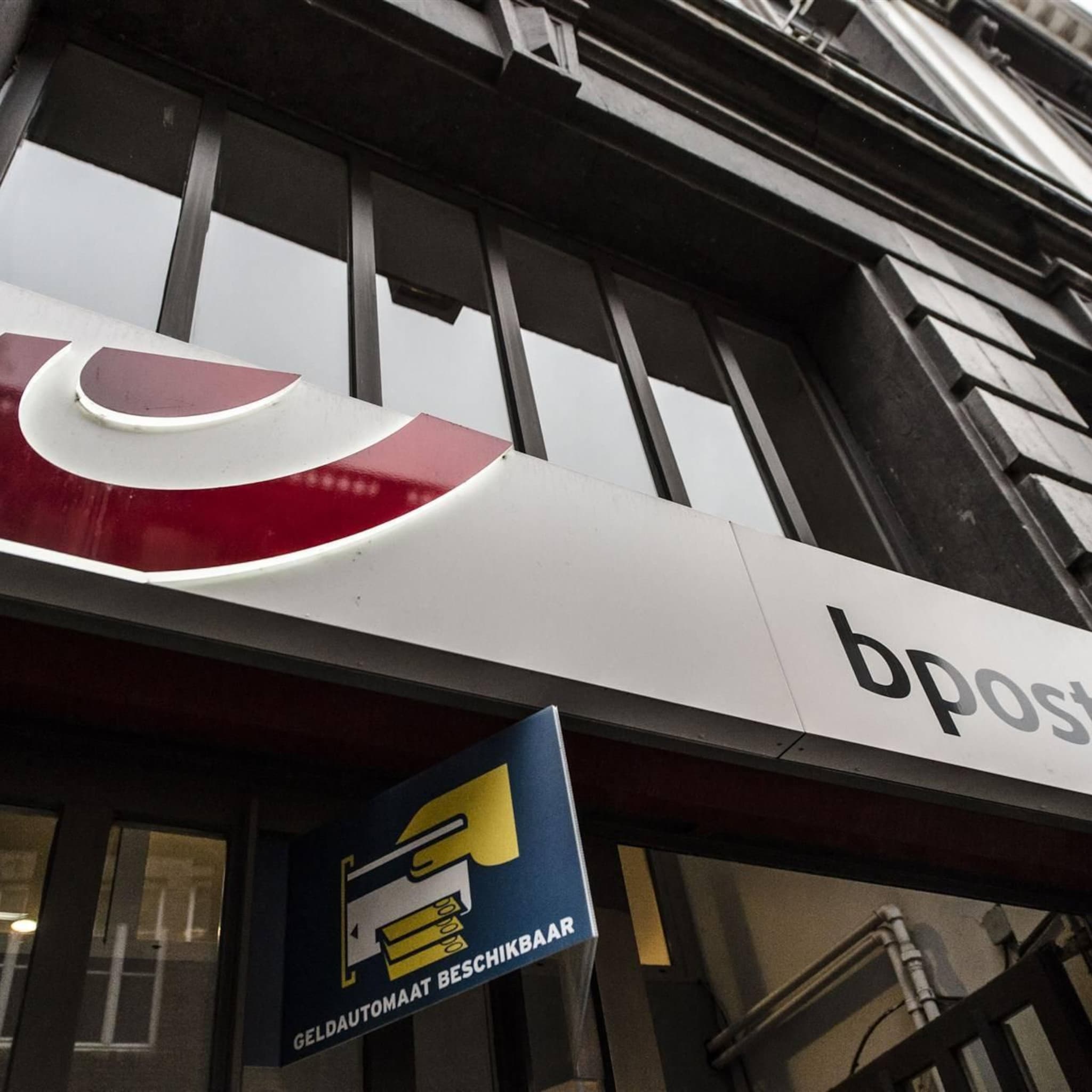 bpost sjoemelde mogelijk met meer overheidsklussen en vreest claim