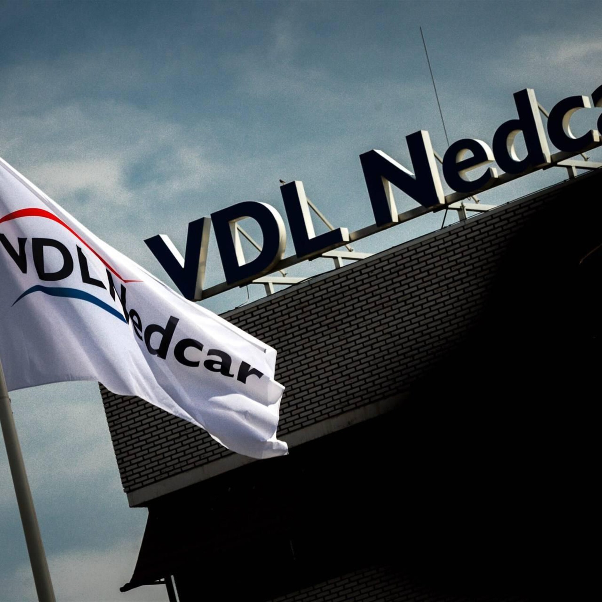 vdl en vakbonden praten weer met elkaar over nedcar