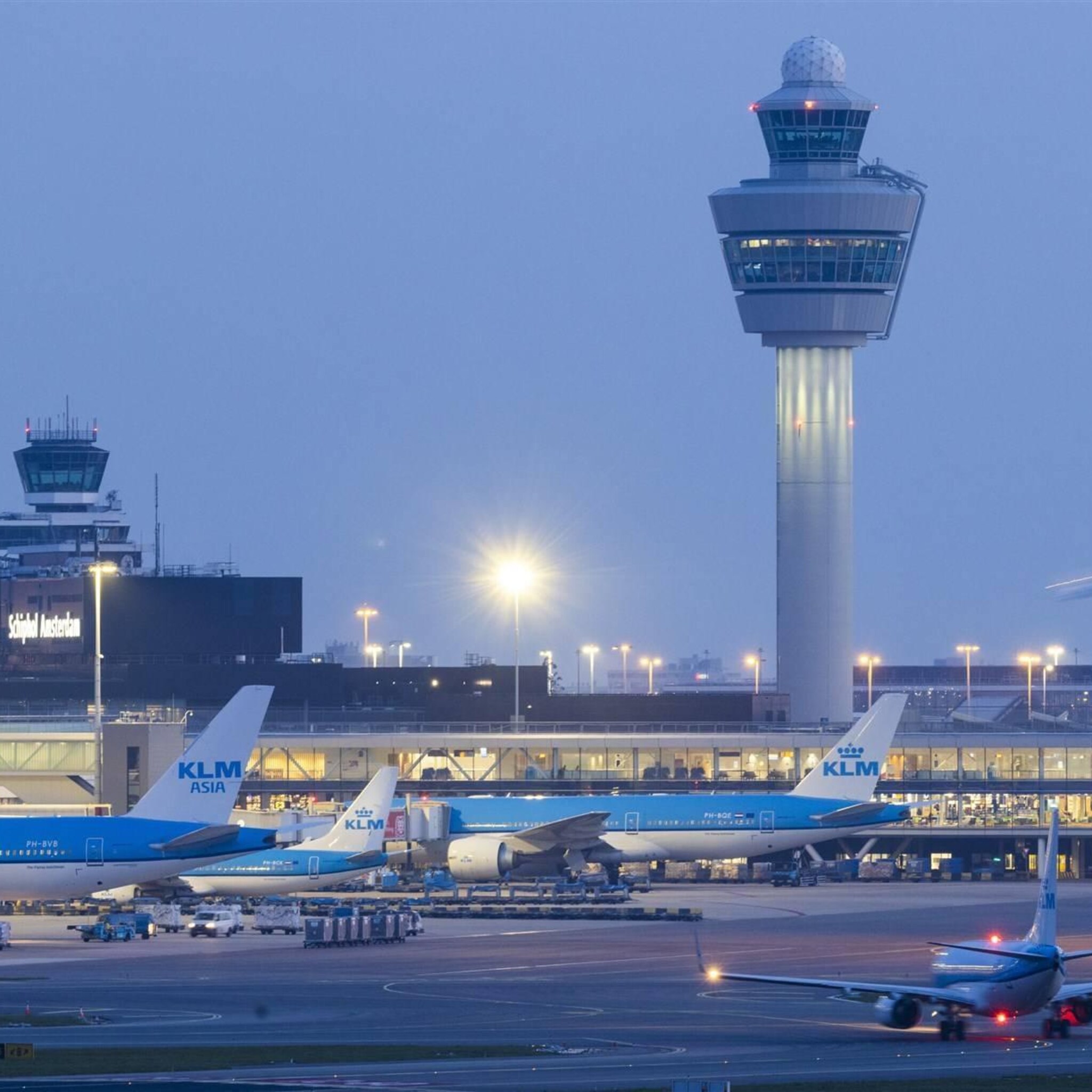 vluchten schiphol geannuleerd vanwege duitse staking