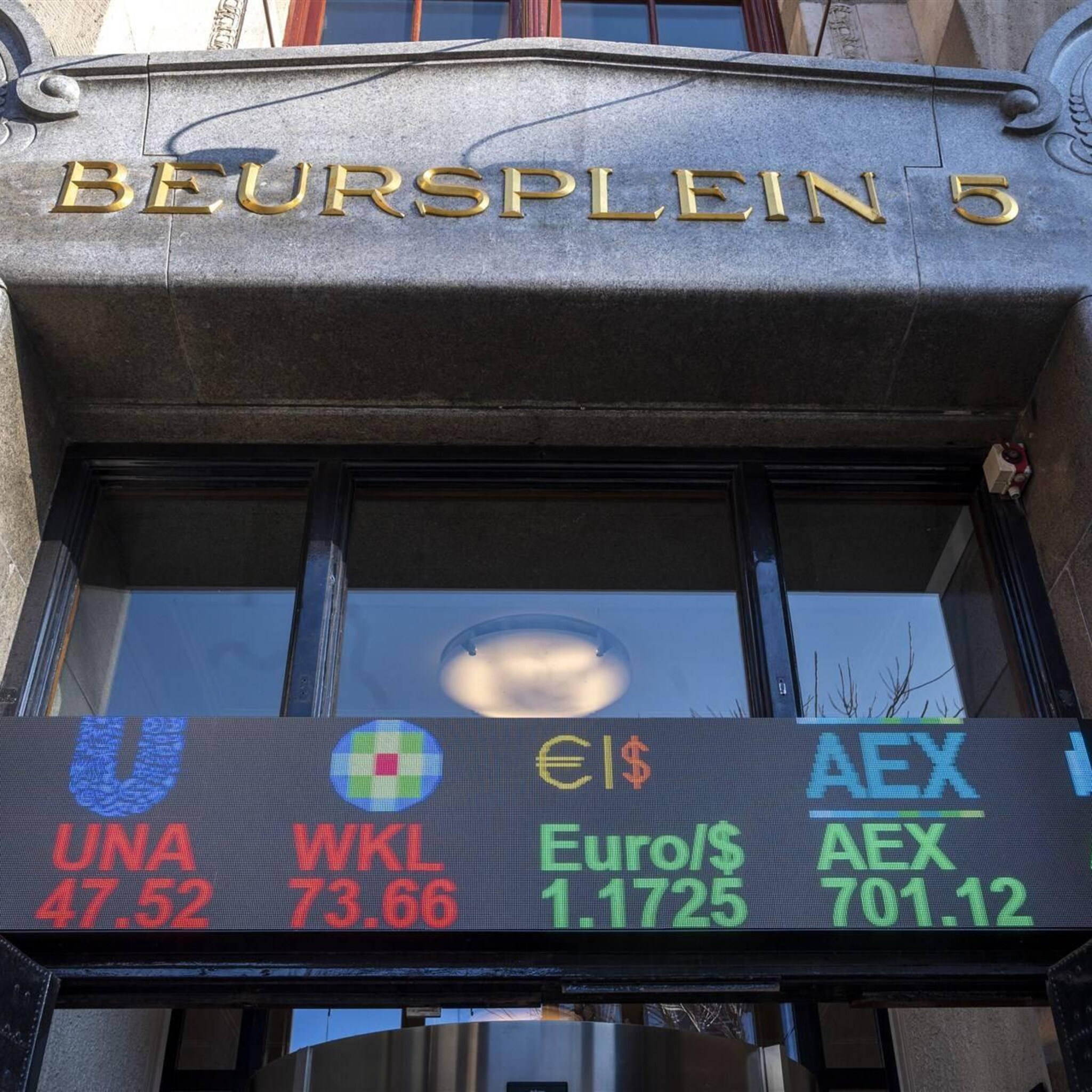 chipfondsen omlaag in aex heineken sterkste stijger