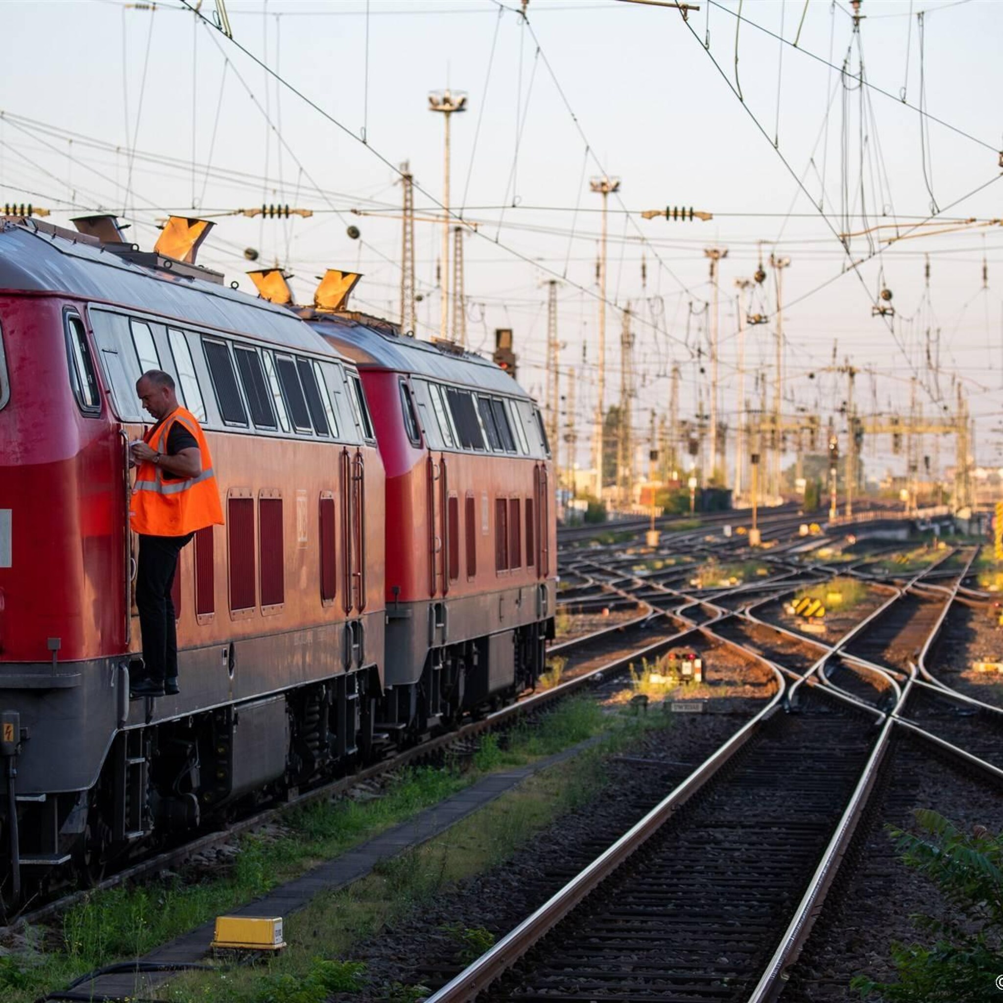 duitse treinen rijden vrijdagochtend niet vanwege staking