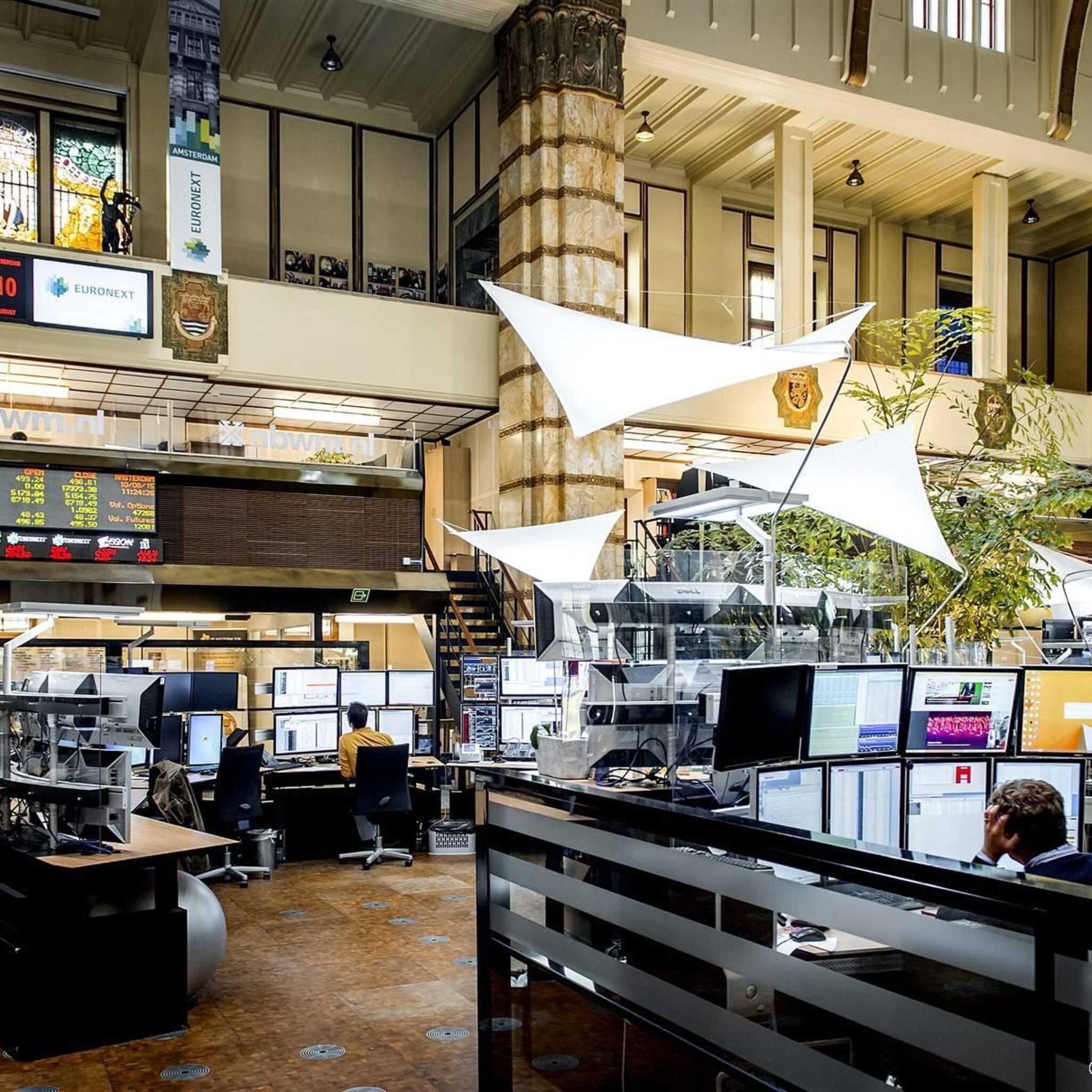 heineken koploper in rode aex asmi en asml onderaan