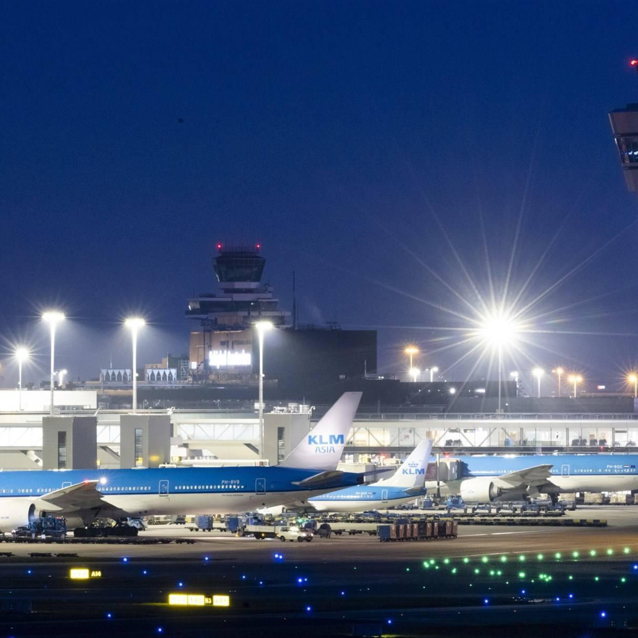 schiphol in maart op 81 procent aantal reizigers van voor corona