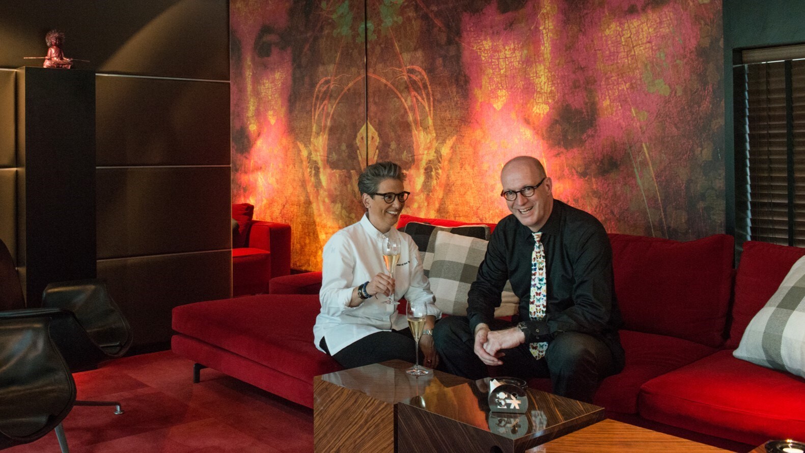 Chef-kok Margo Reuten en SVH Meestergastheer en sommelier Petro Kools.
