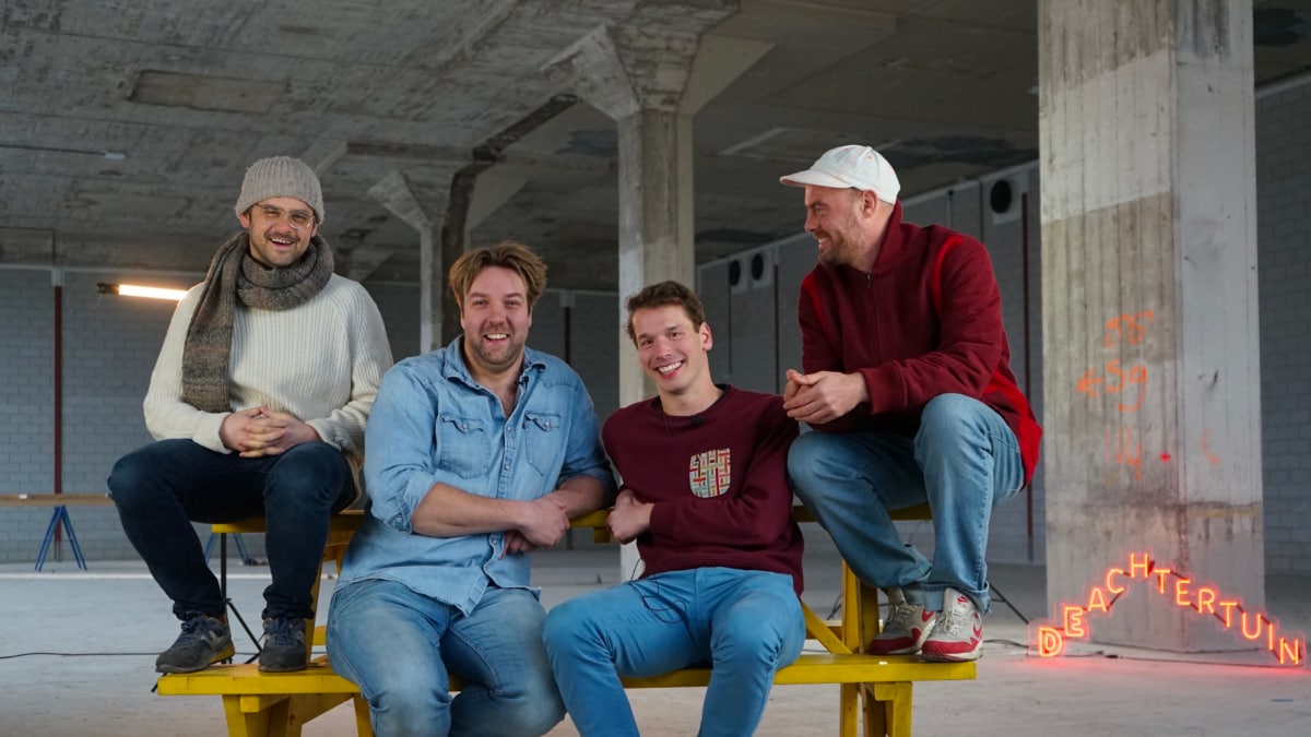 Van links naar rechts: Brent Roozendaal, Tinus Weijkamp, Pieter Lenting en Diede van Overbeek. Foto: De Achtertuin