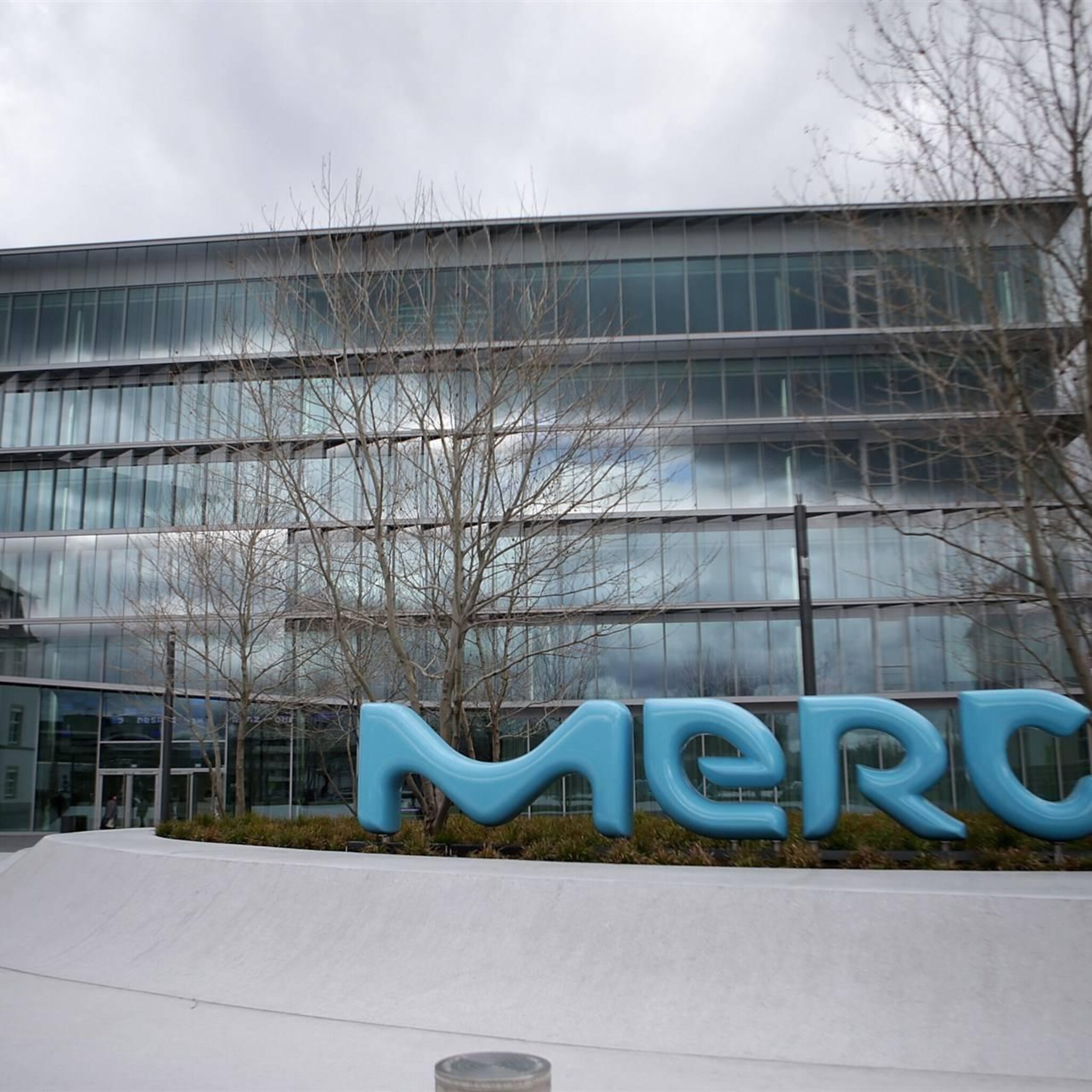 merck koopt biotechbedrijf prometheus voor bijna 11 miljard
