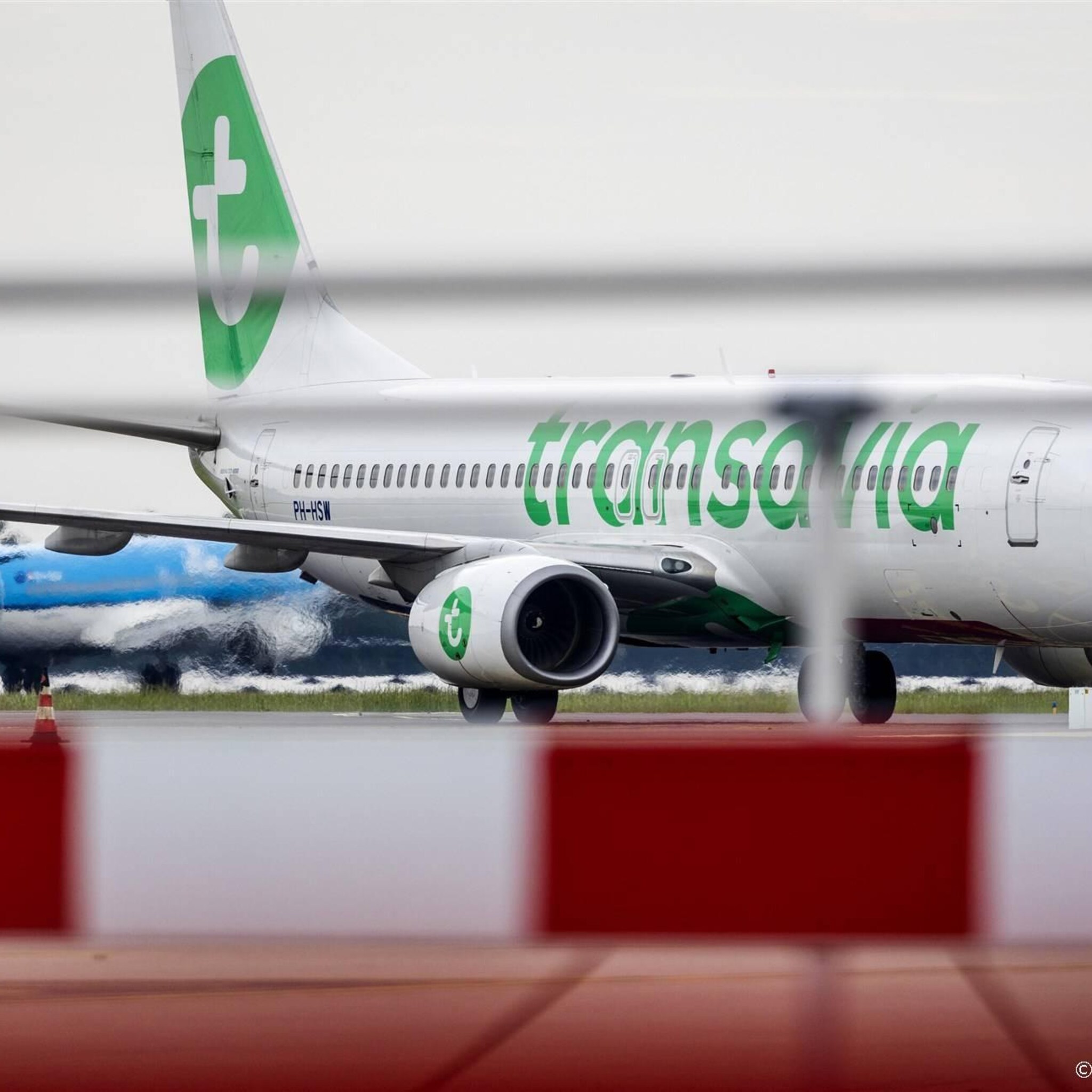 transavia schrapt 5 procent van vluchten wegens vliegtuigtekort