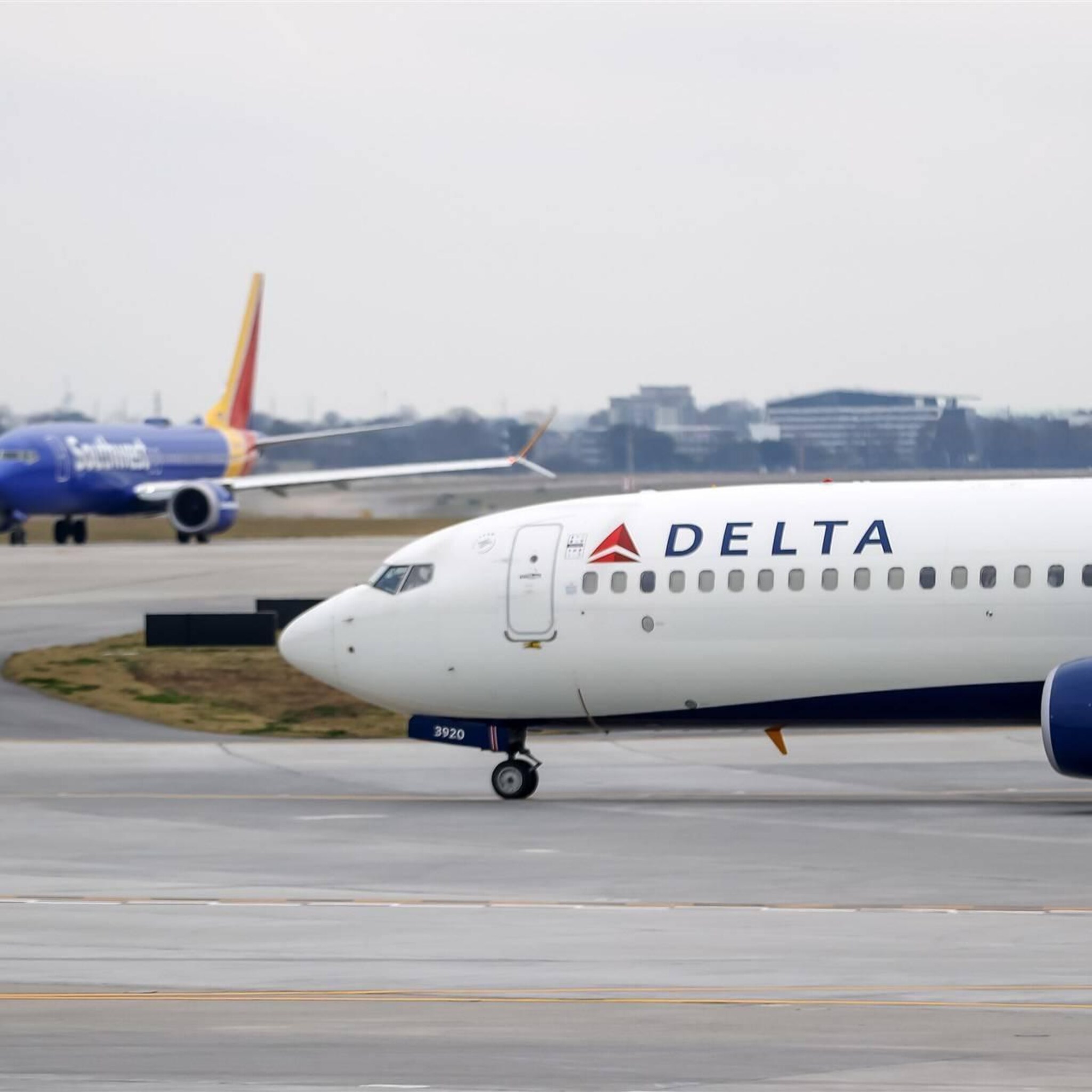 delta air lines ziet sterke vraag vliegreizen in zomerperiode
