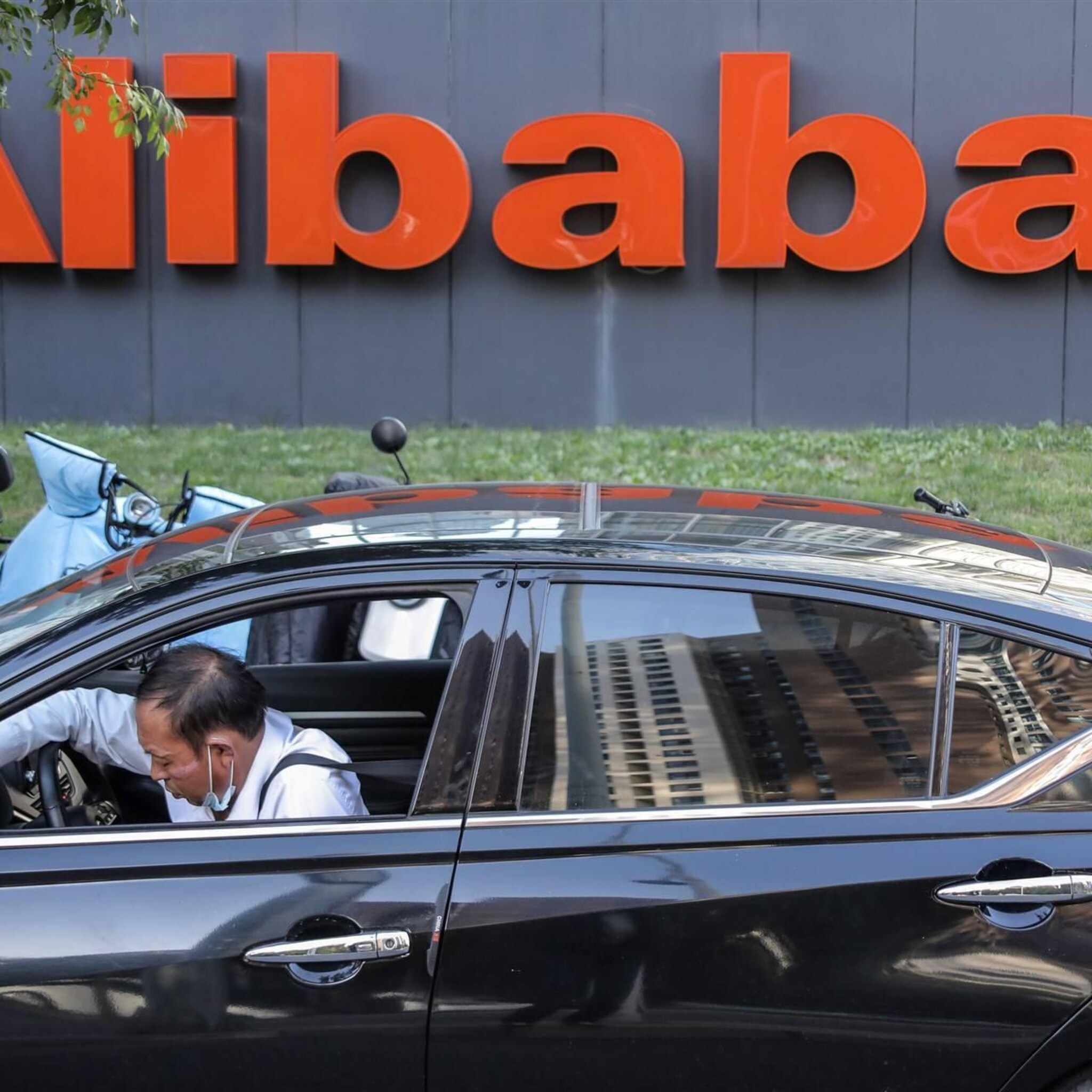 zorgen over uitverkoop alibaba aandelen drukken op beurs hongkong