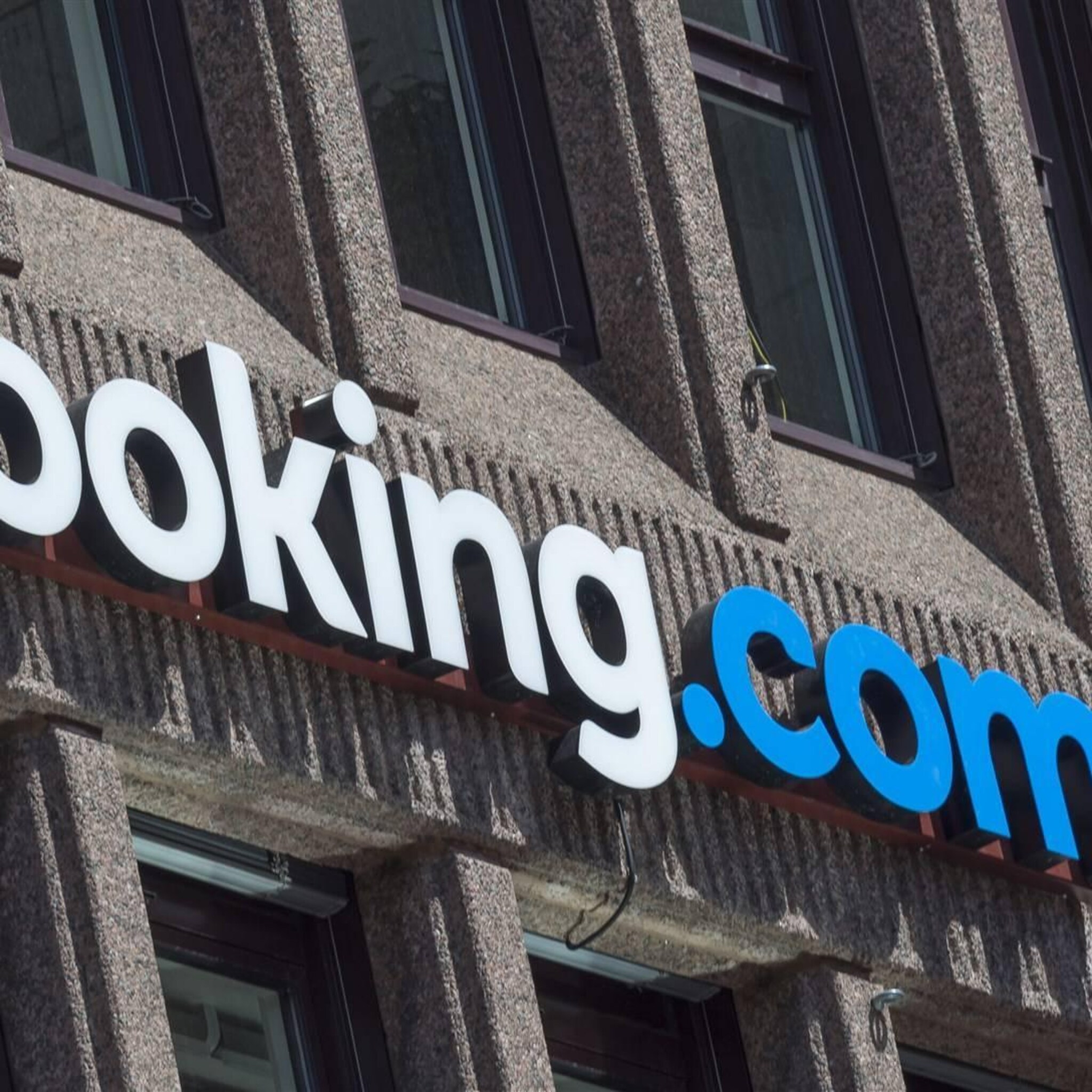 booking vakantiegeld 3 op de 10 nederlanders gaat naar iets anders