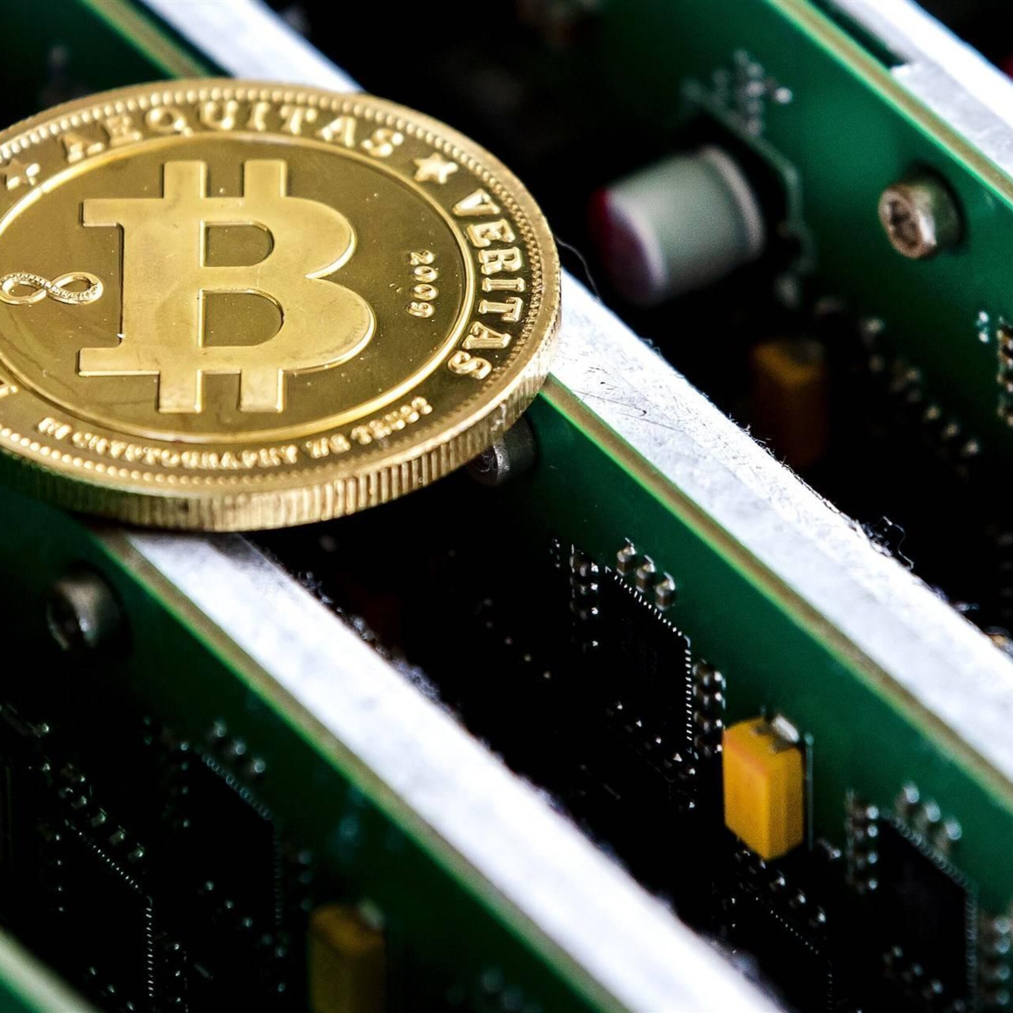 bitcoin voor het eerst sinds juni weer 30 000 dollar waard