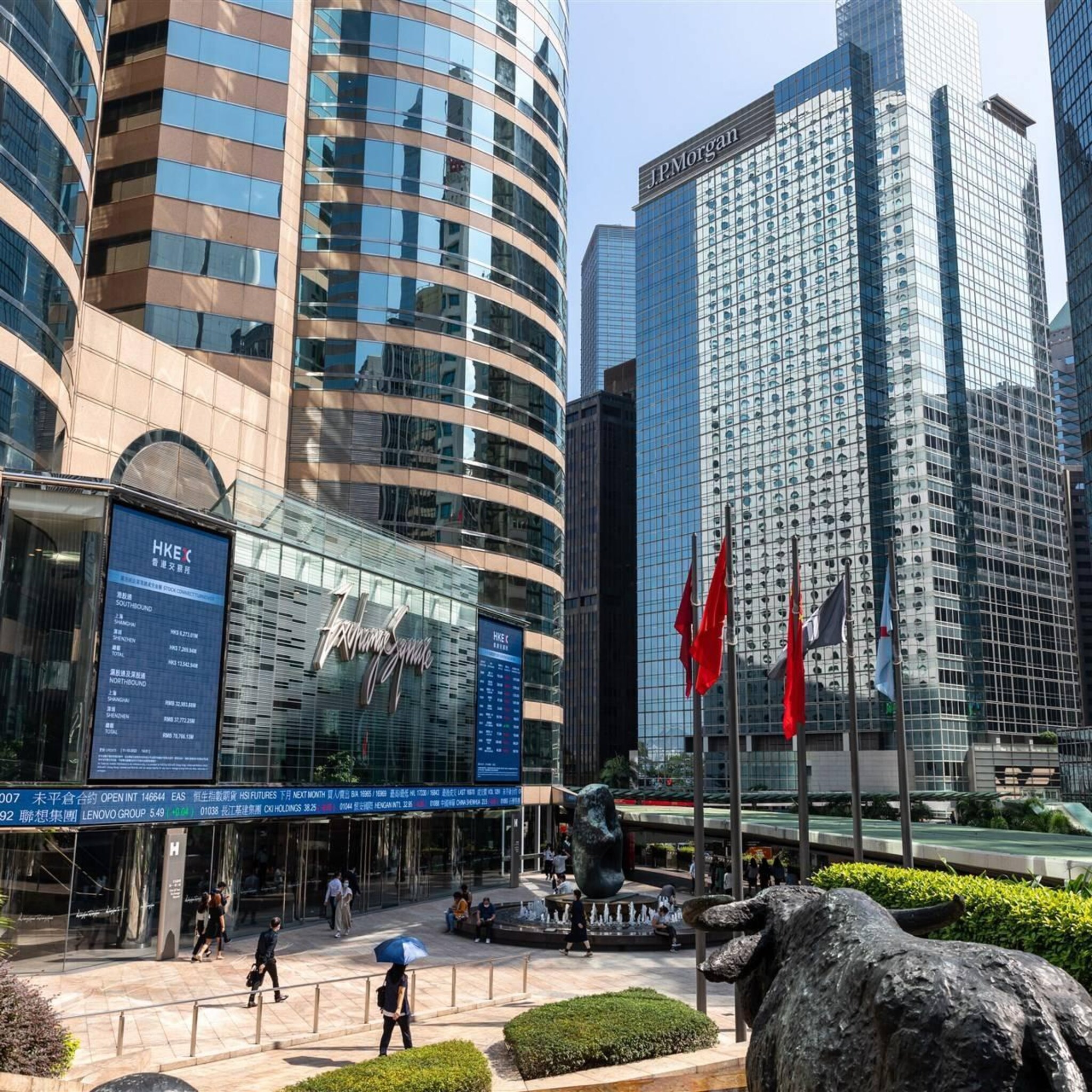 alibaba stijgt in hongkong na presentatie ai chatbot