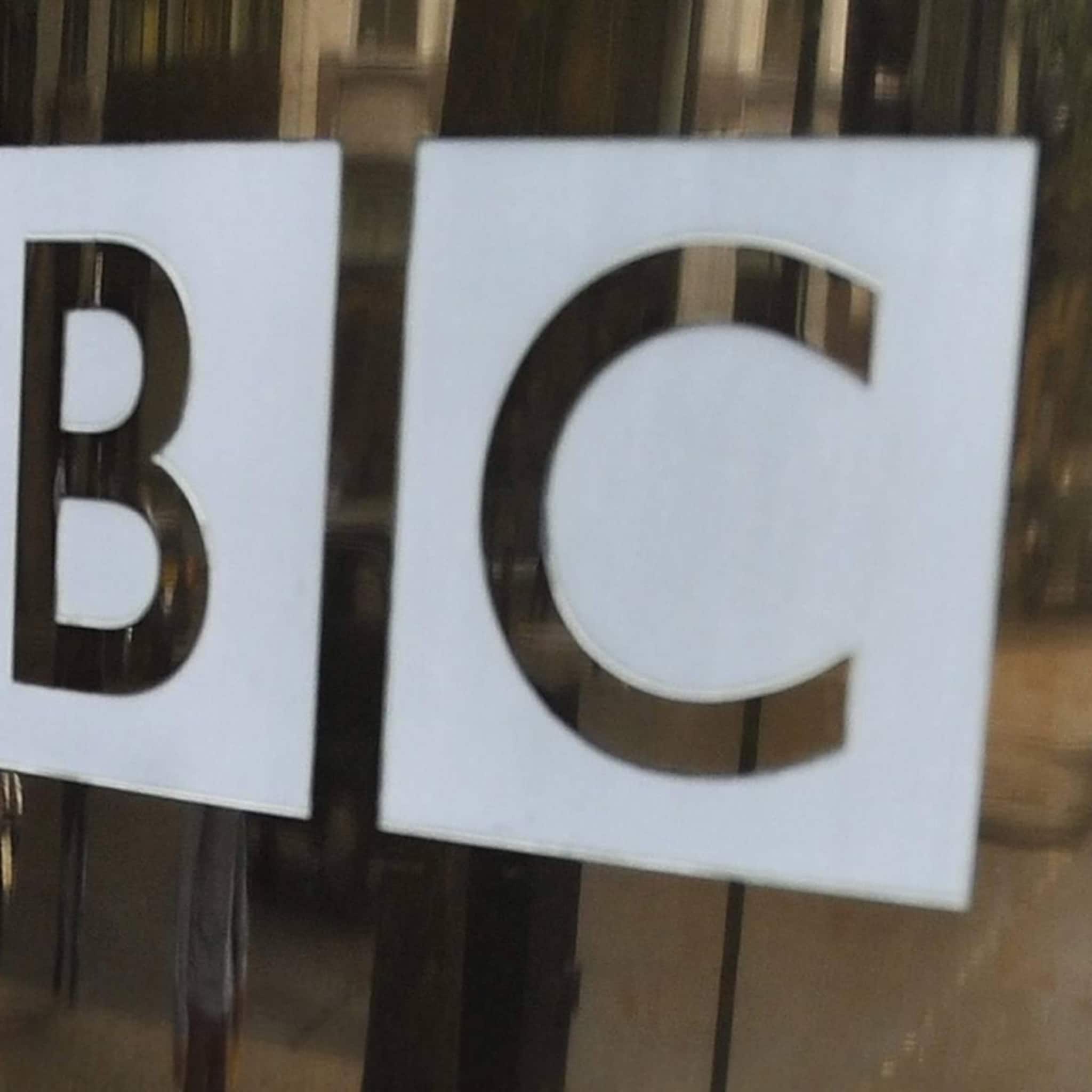 bbc niet eens met twitter label door de overheid gefinancierd