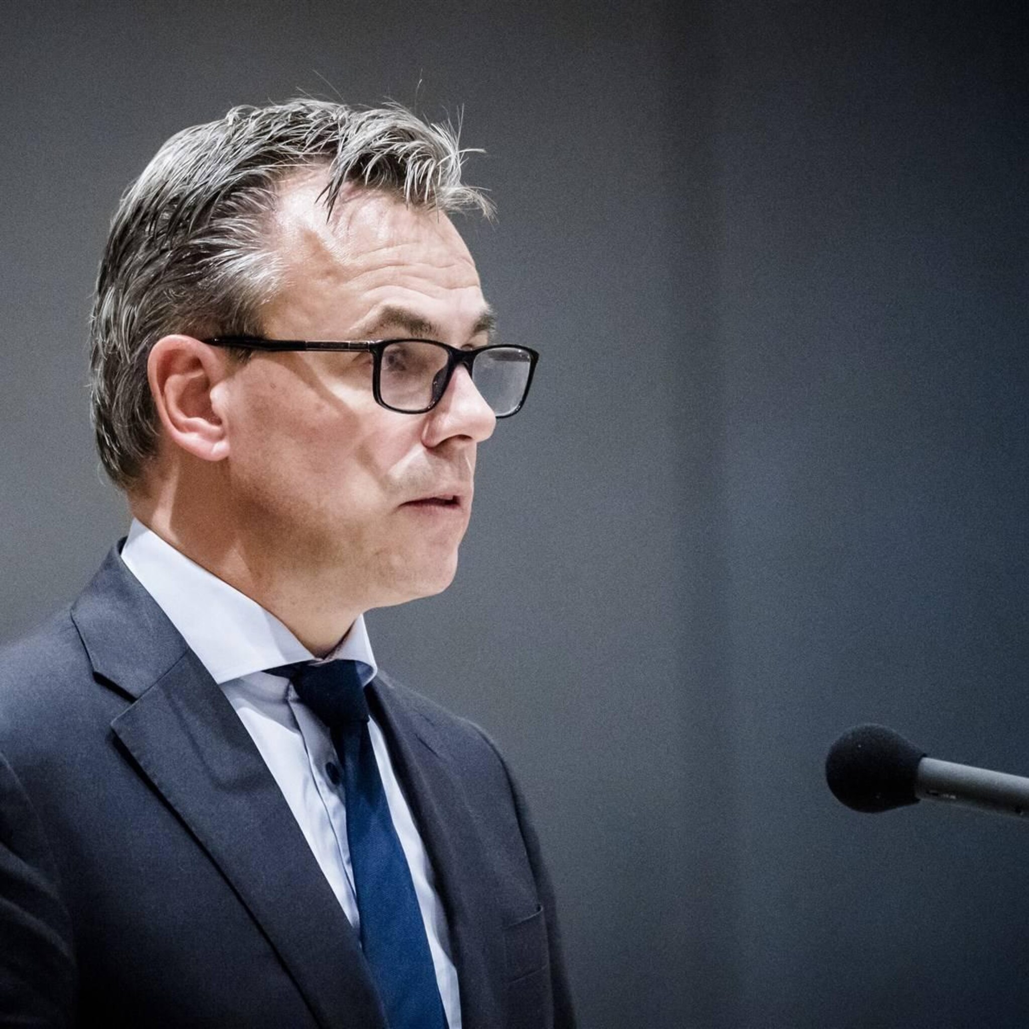 kabinet wil samenwerken met schiphol op terugdringen geluid