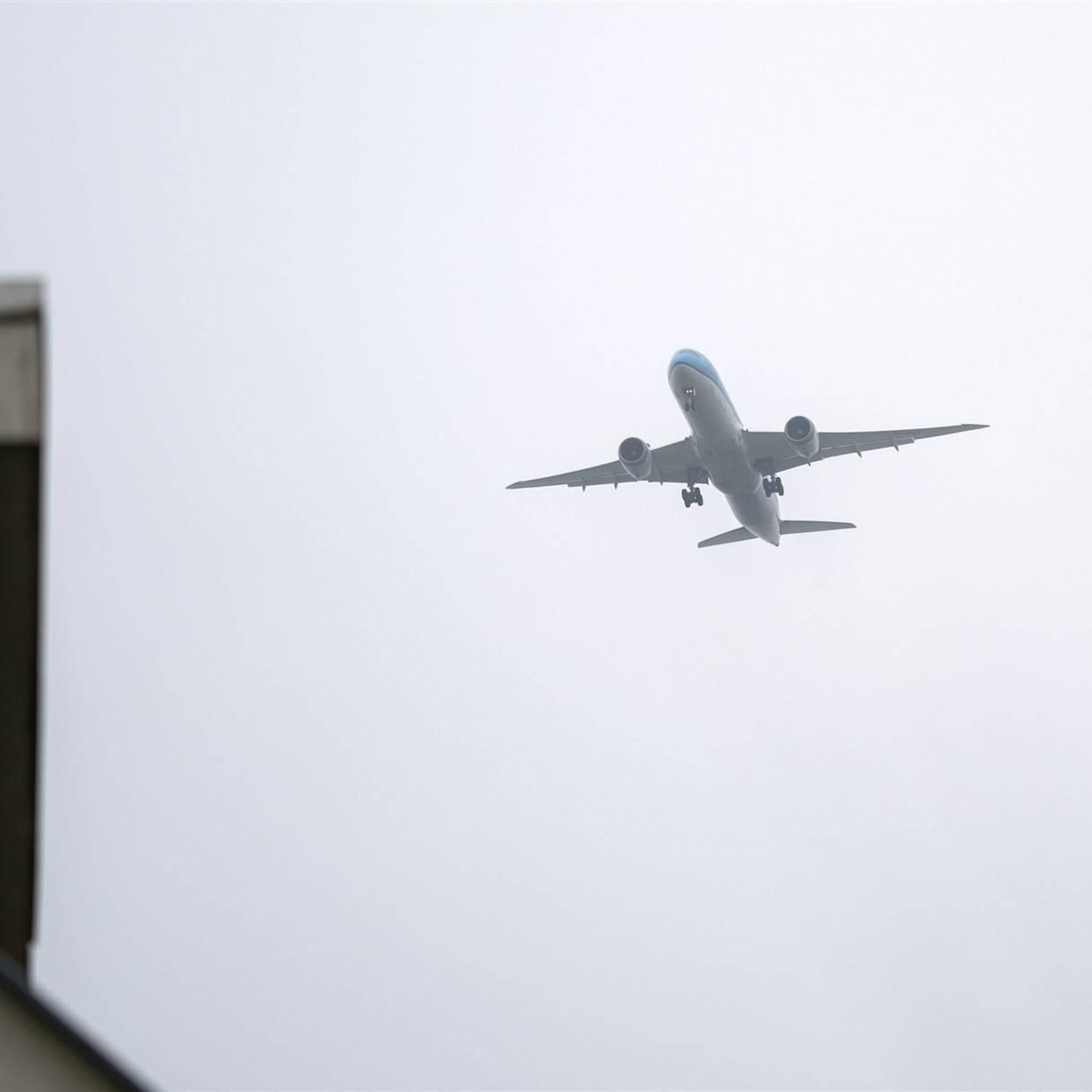 schiphol voorziet 10 000 minder nachtvluchten per jaar