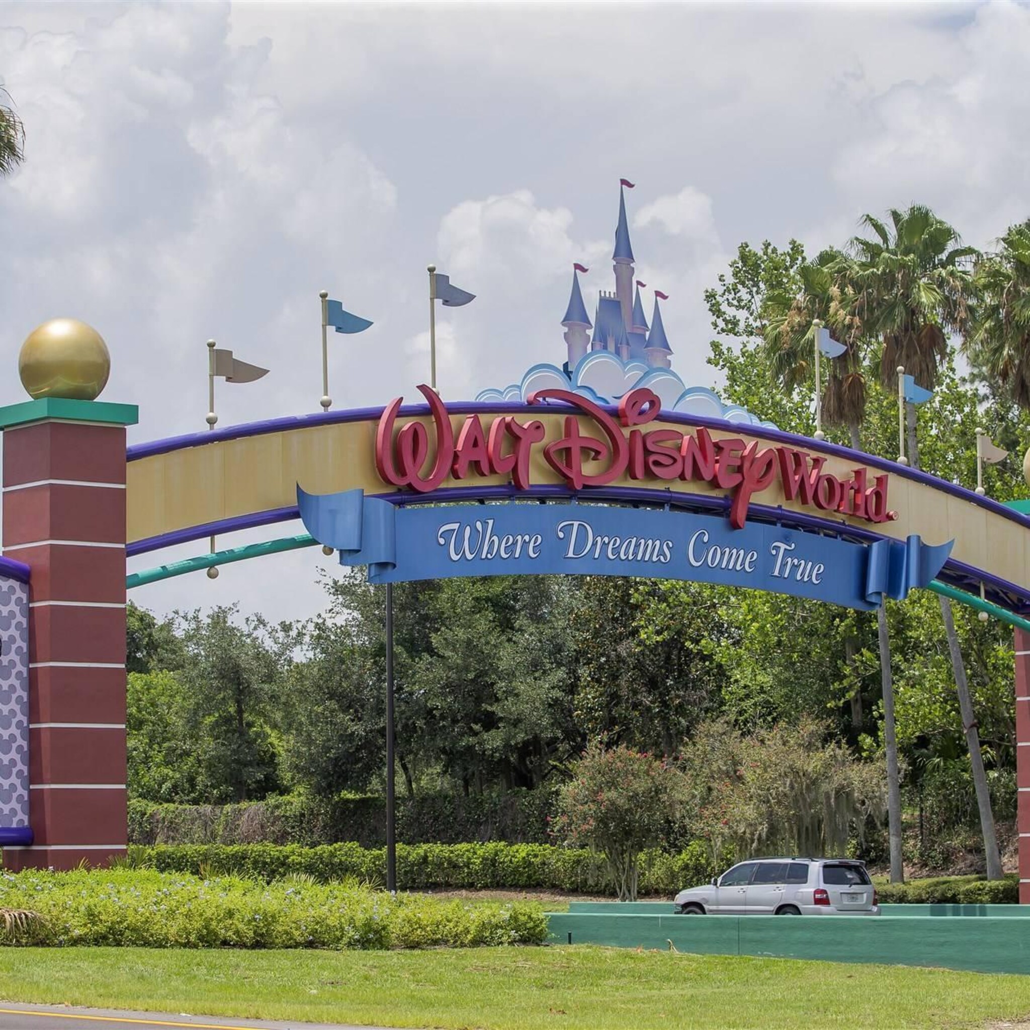 disney en gouverneur florida blijven ruzieen over disney world