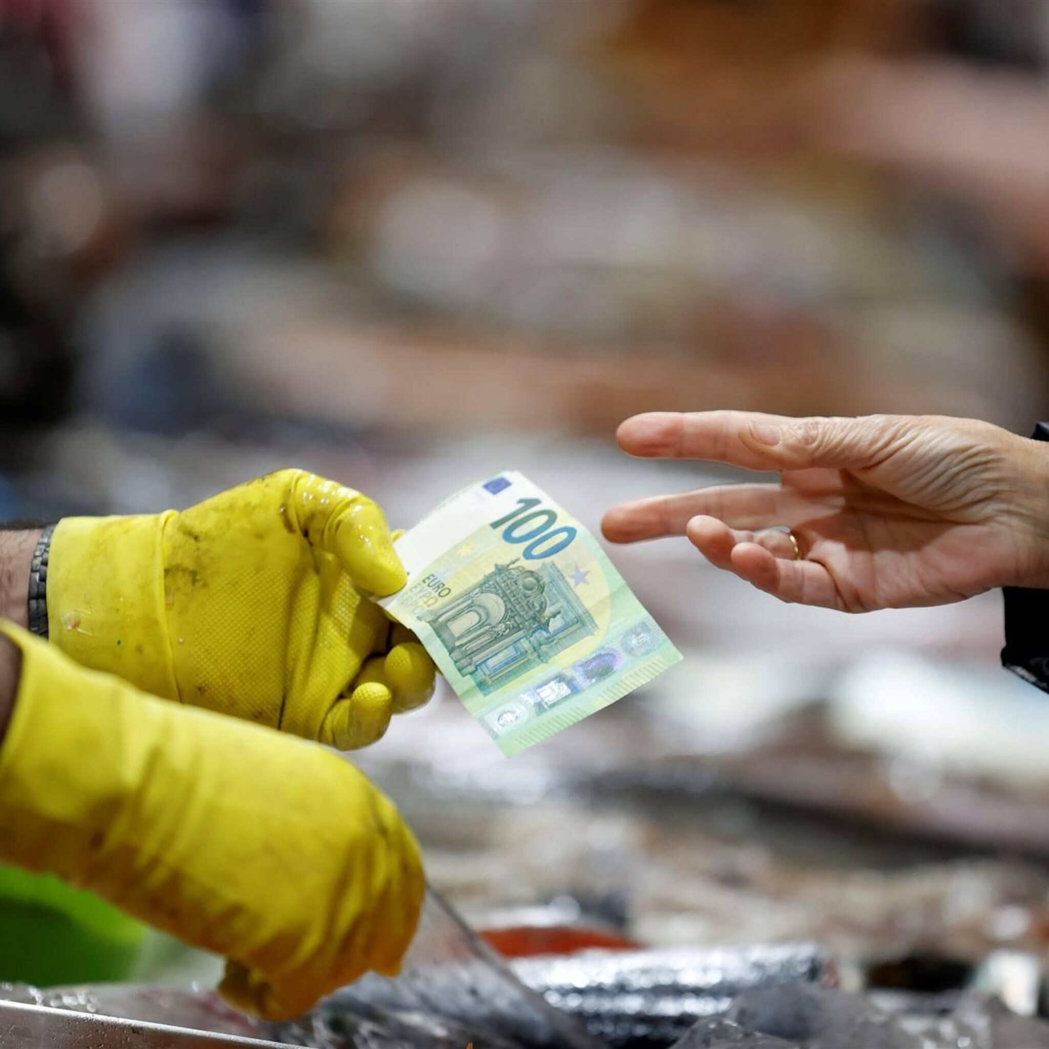 inflatie eurolanden fiks lager prijzen voedsel stijgen nog hard