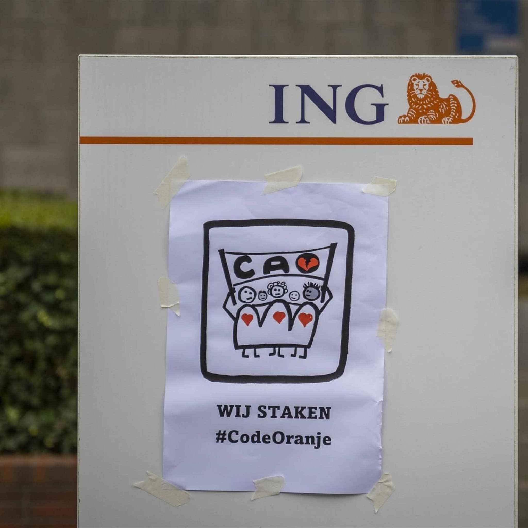 de unie roept werknemers ing amsterdam op volgende week te staken