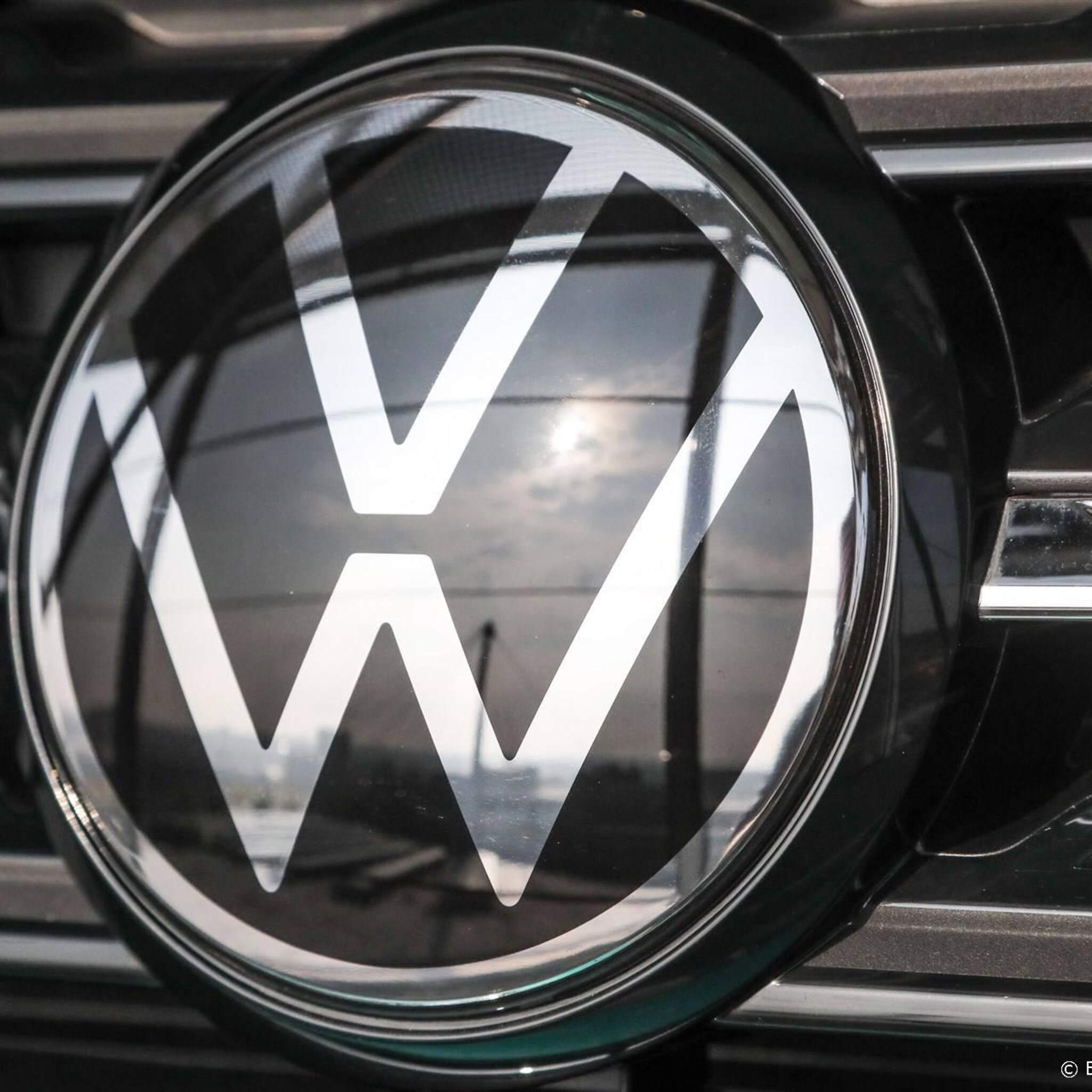 volkswagen verwerpt beschuldigingen slavenarbeid in brazilie