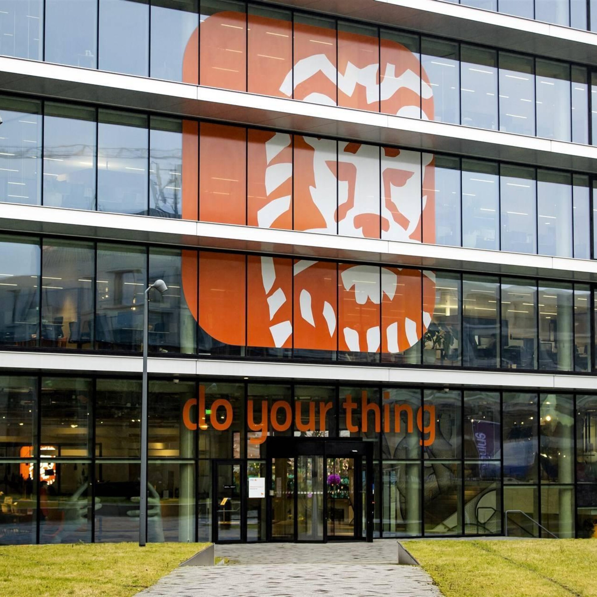 bonden werknemers ing in noordoost nederland in staking