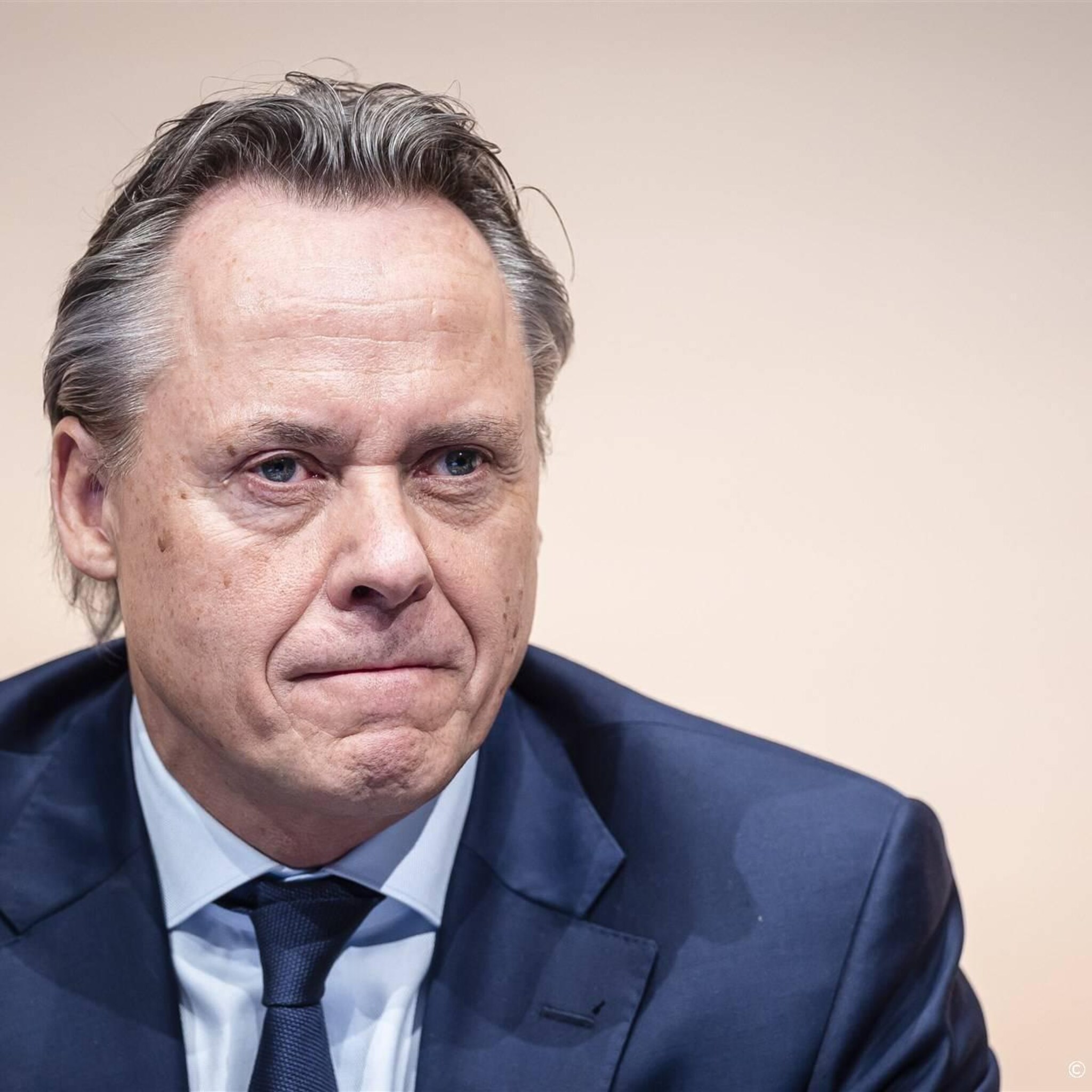 beleggers positief over vertrek ralph hamers bij zwitsers ubs