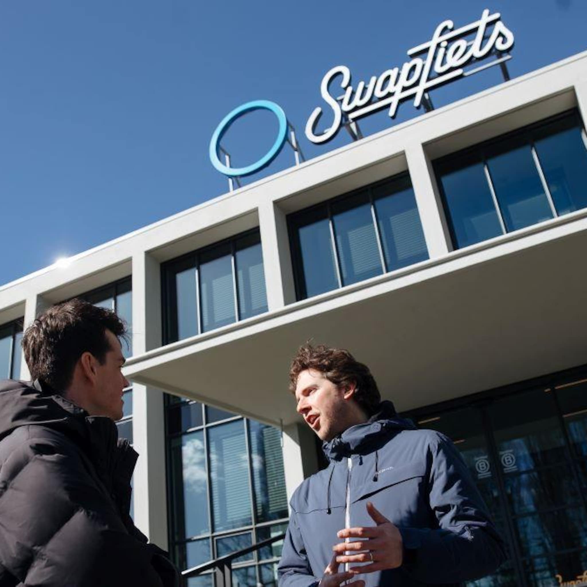 oprichters swapfiets en cortazu wisselen voor een dag van bedrijf
