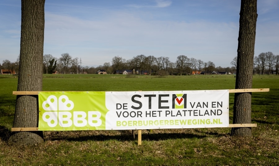 Een campagnebord van de BoerBurgerBeweging (BBB) in het buitengebied van Tubbergen waar BBB met afstand de grootste is geworden. Foto: ANP.