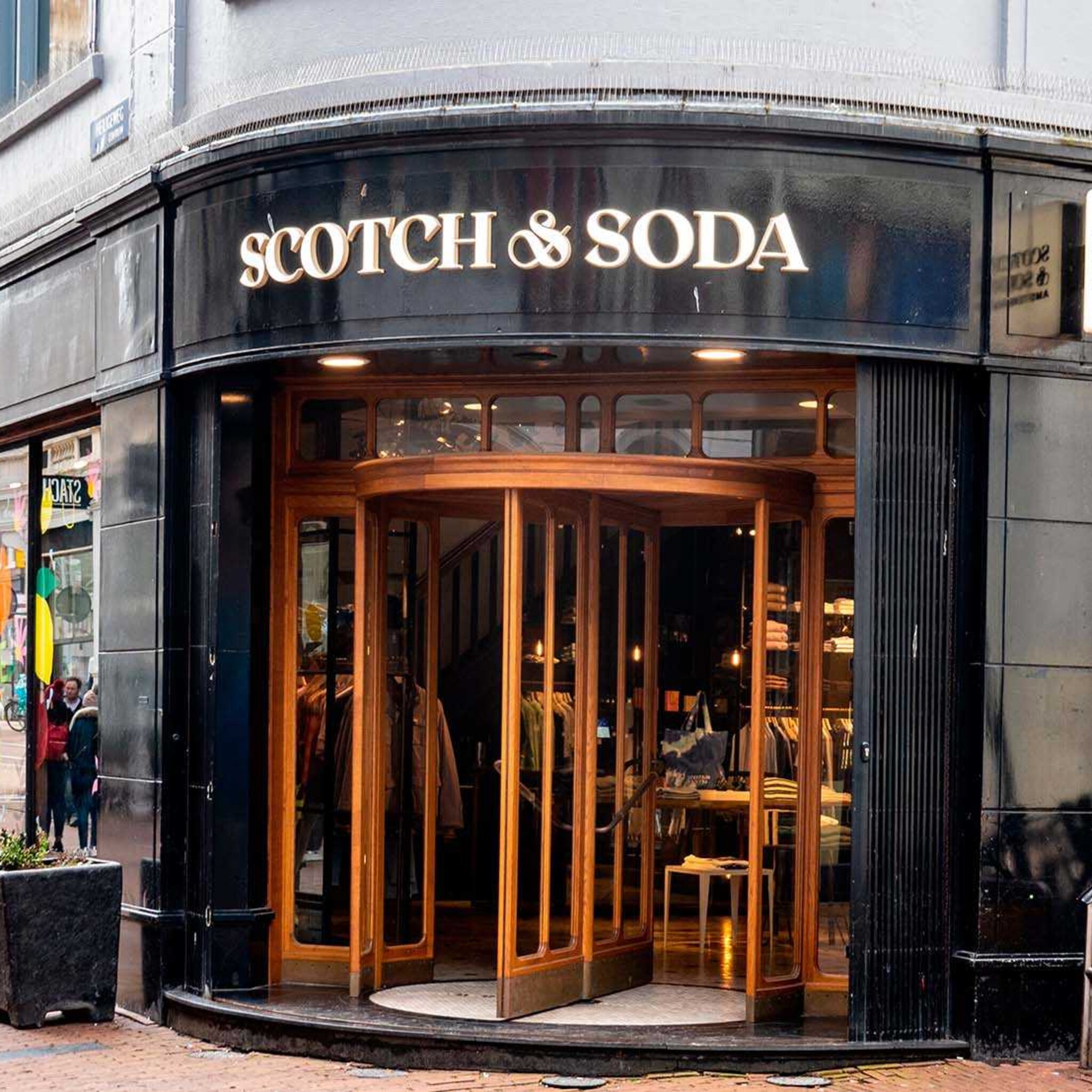 modemerk scotch en soda maakt doorstart na overname