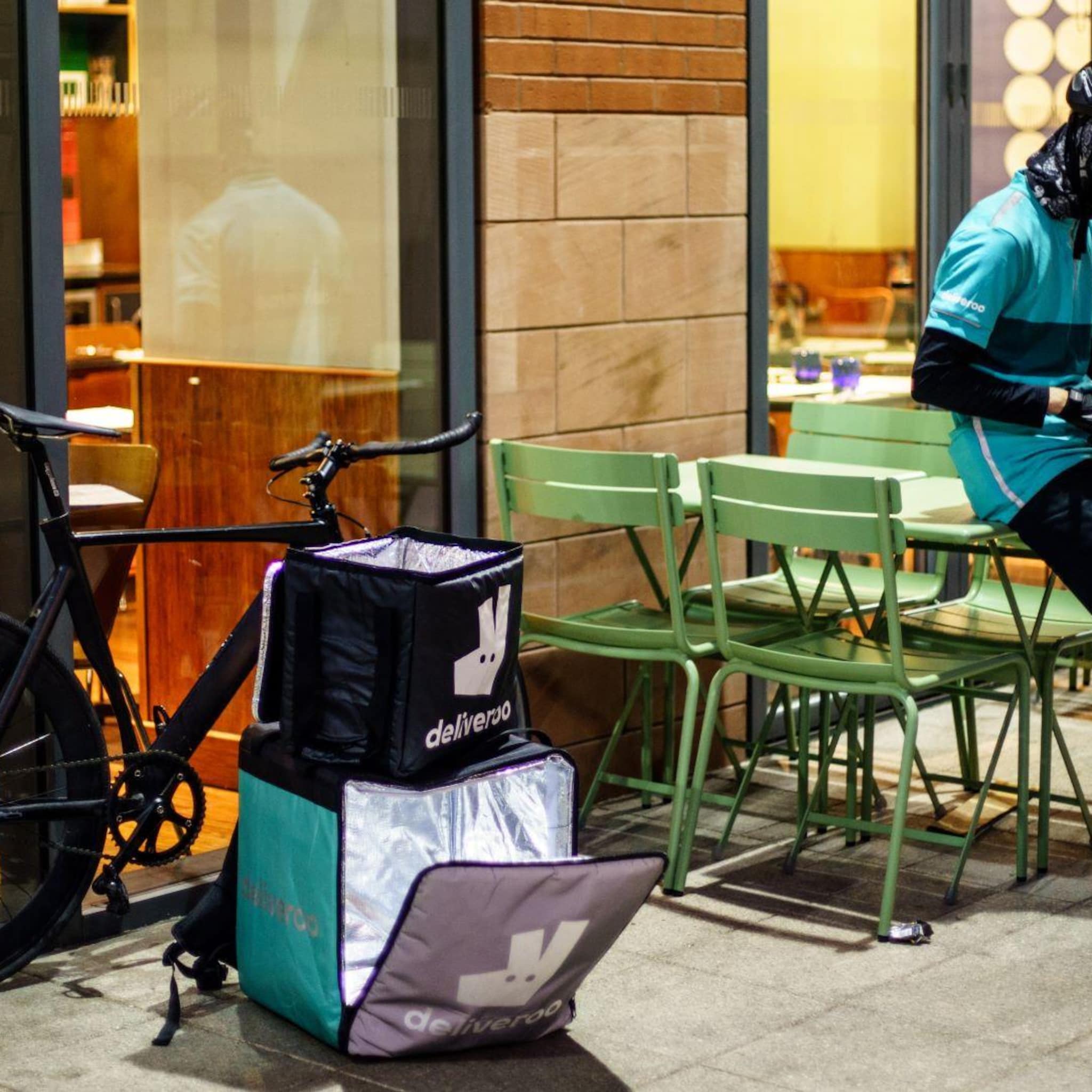 ook hoogste rechter noemt bezorgers deliveroo werknemers