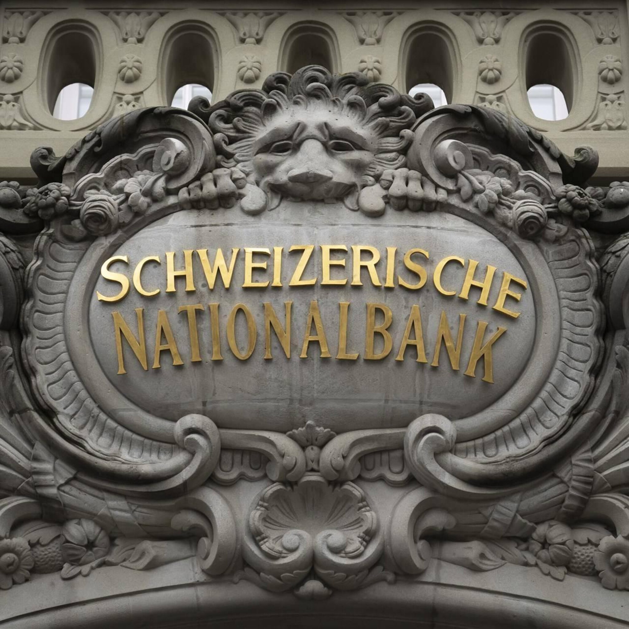zwitserse centrale bank verhoogt rente ondanks onrust in sector