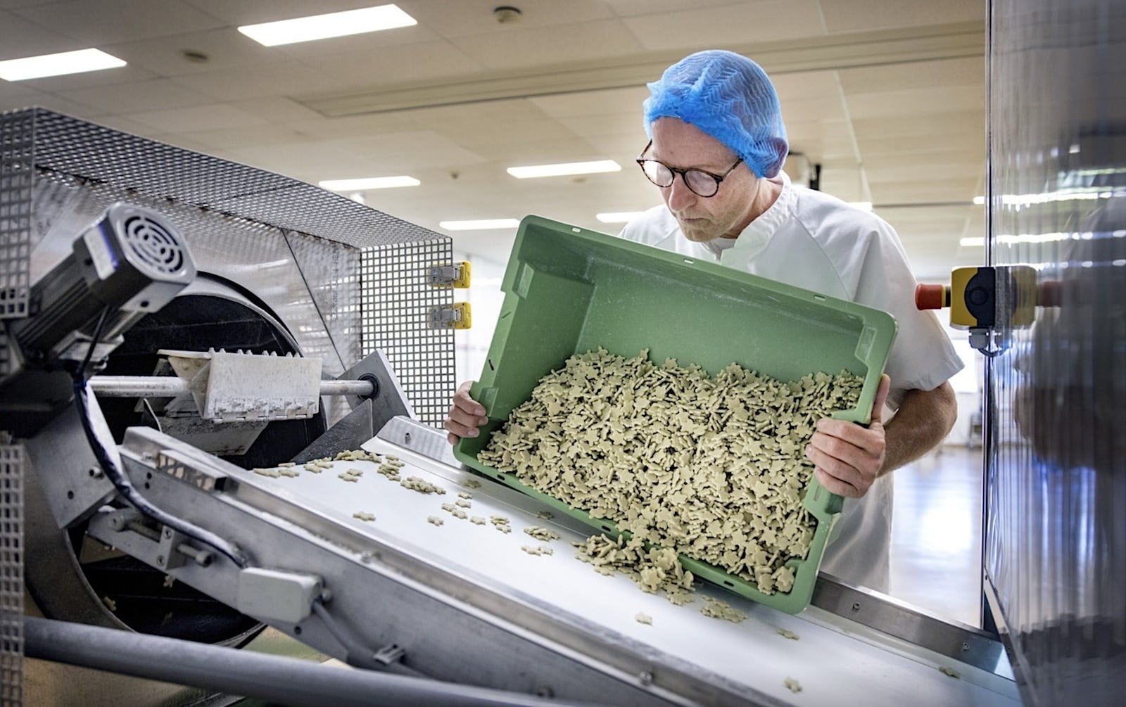 Kauwgom op een productieband in de vorm van een schildpad. Foto: ANP
