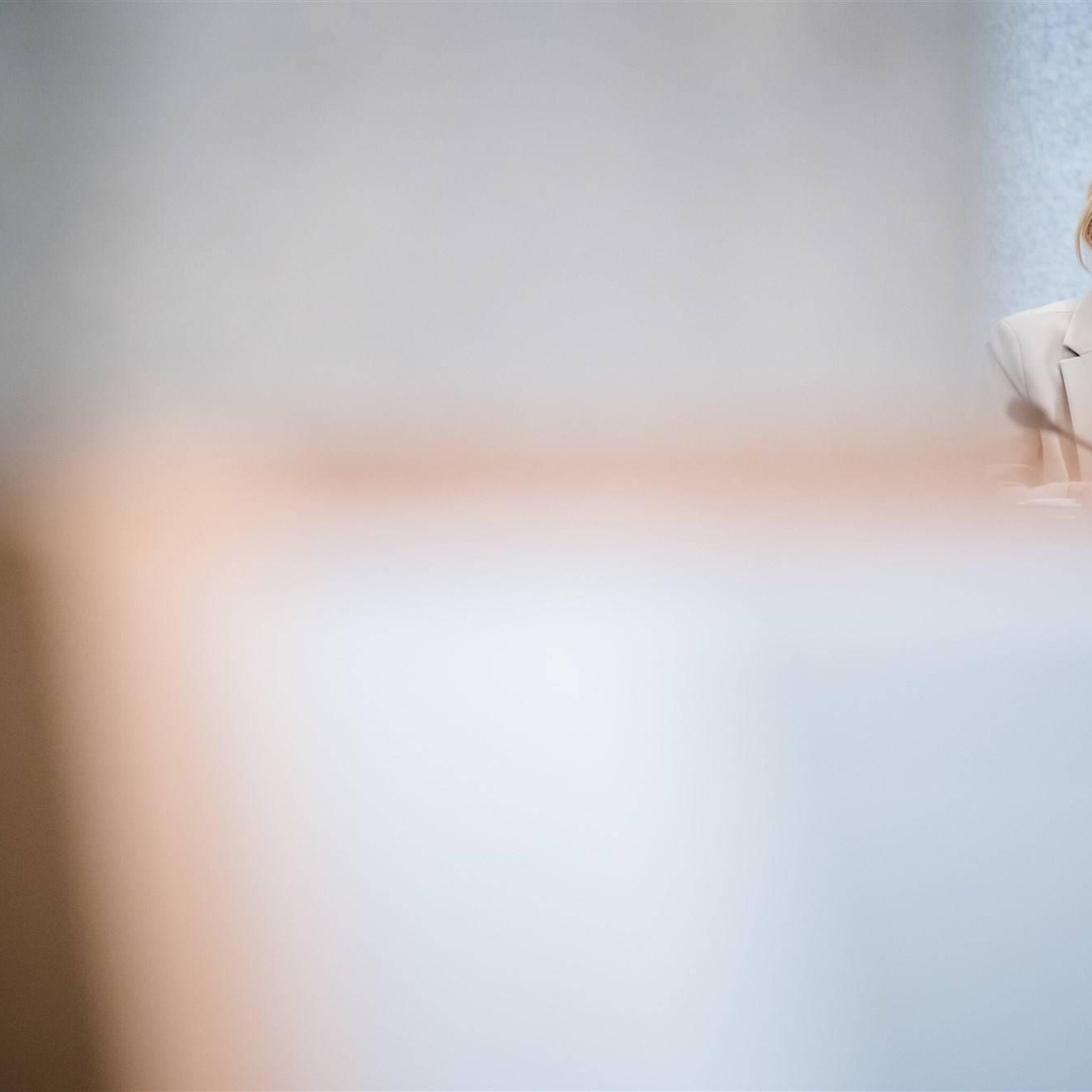 kaag wil voor besluit over volksbank opties met kamer bespreken