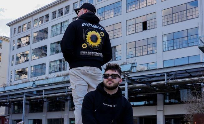 Kleding uit de collectie van Invisabled.