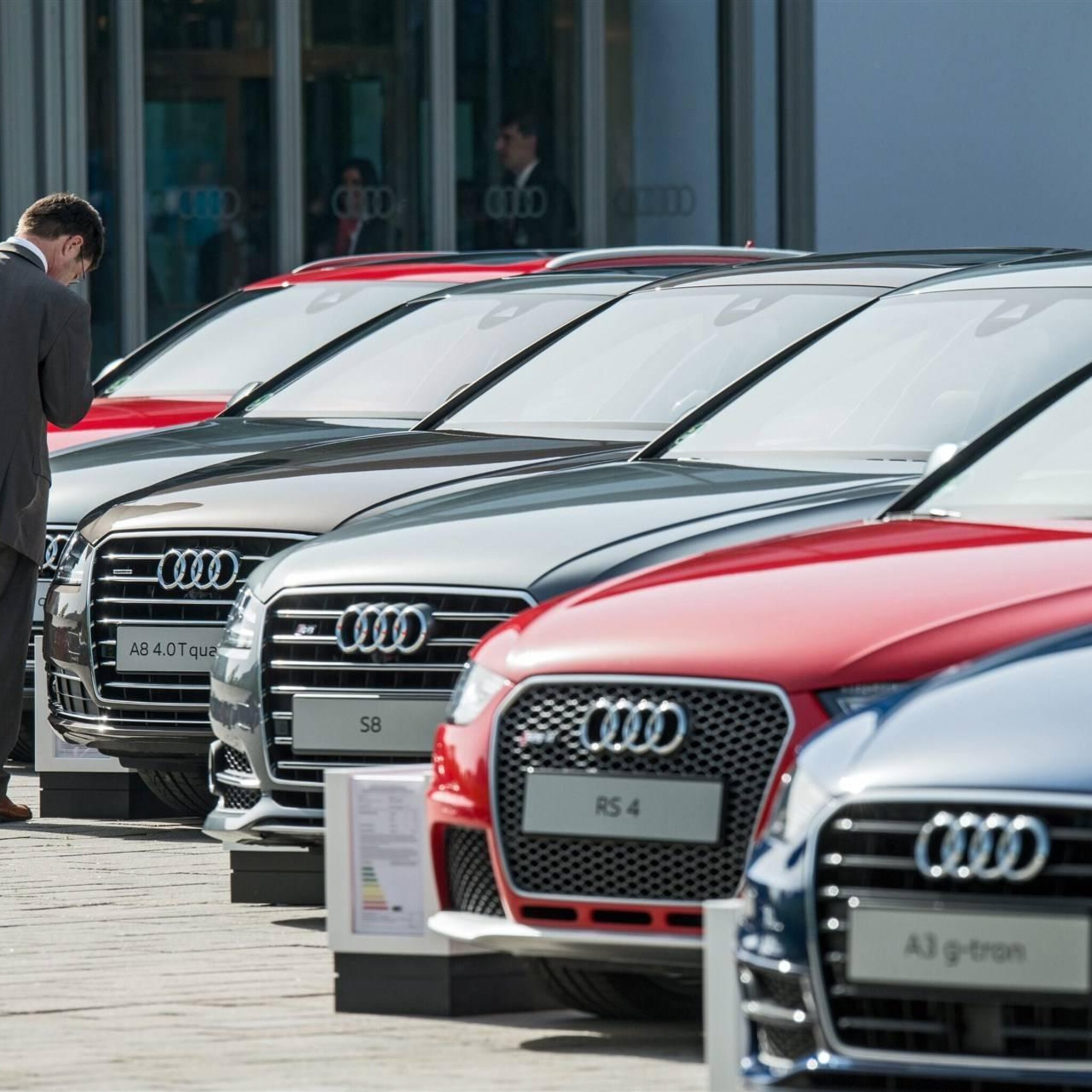 verkoop nieuwe auto s eu weer gestegen in februari