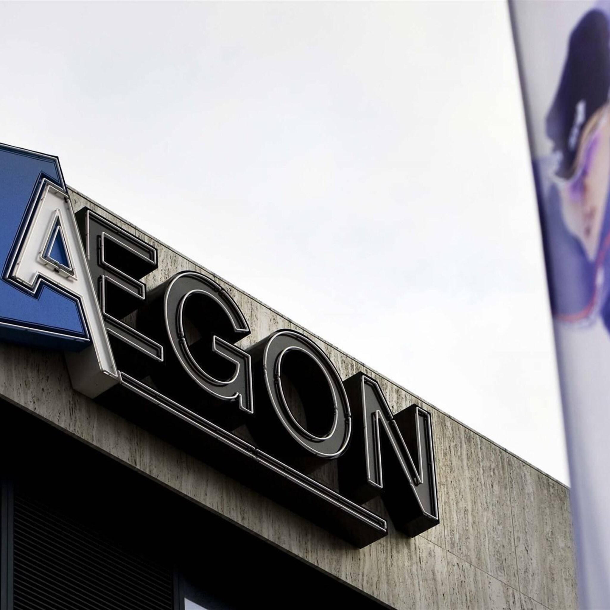 aegon lijdt 3 miljoen verlies bij redding credit suisse