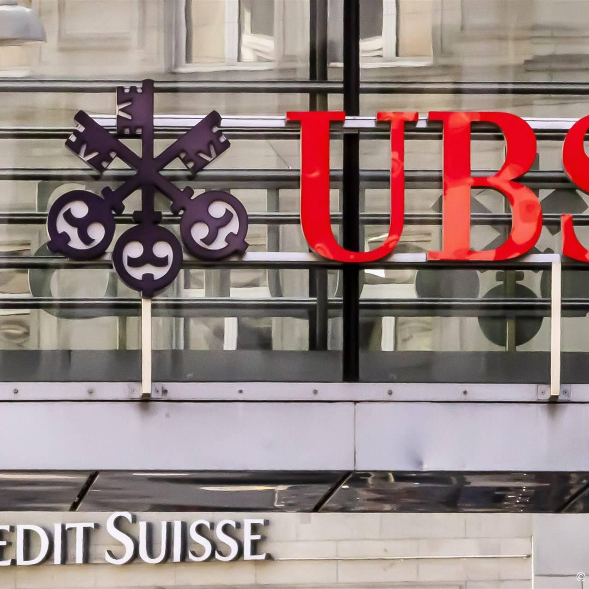 ft zwitserse noodmaatregelen voor versnelde overname credit suisse