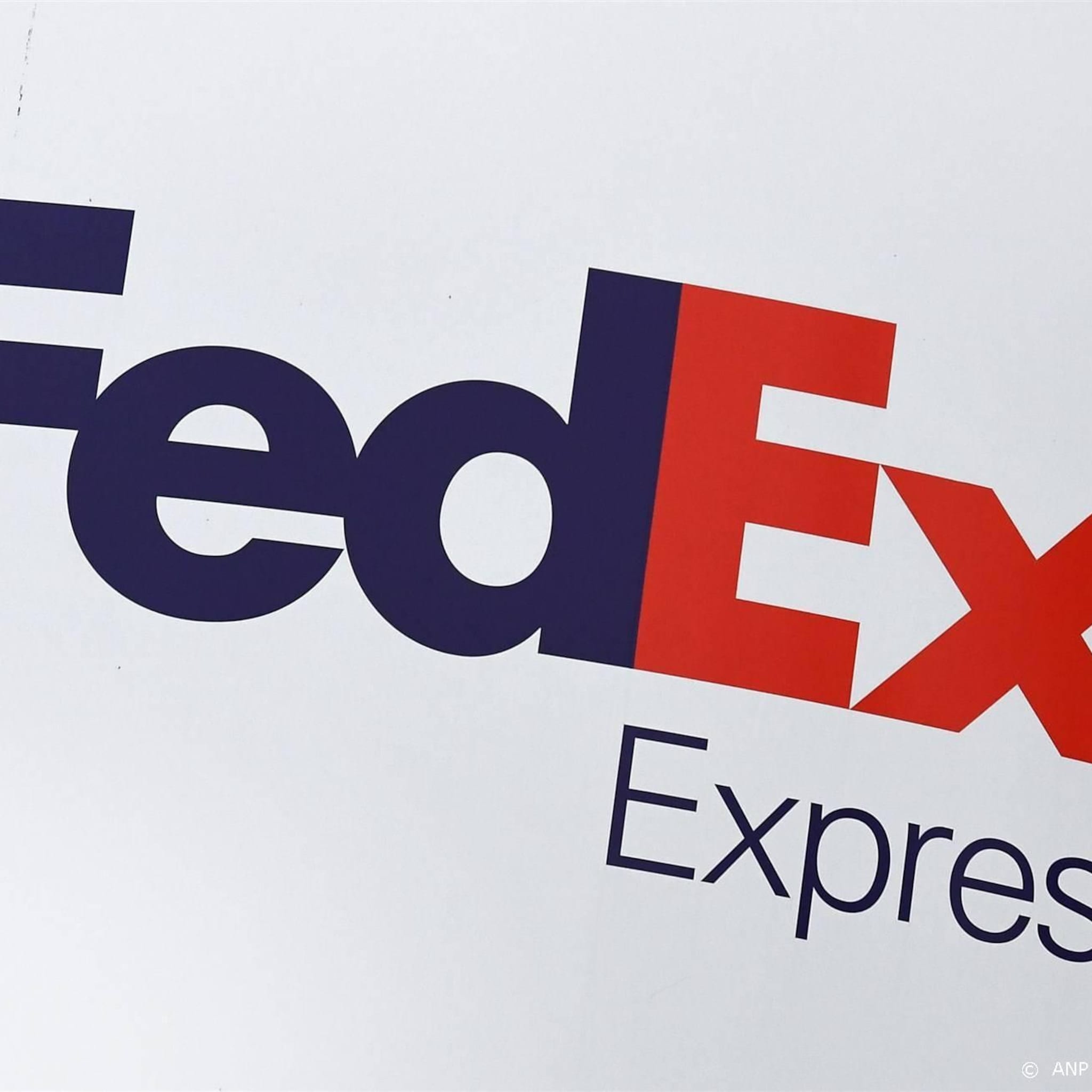 pakketbezorger fedex heeft last van minder vraag