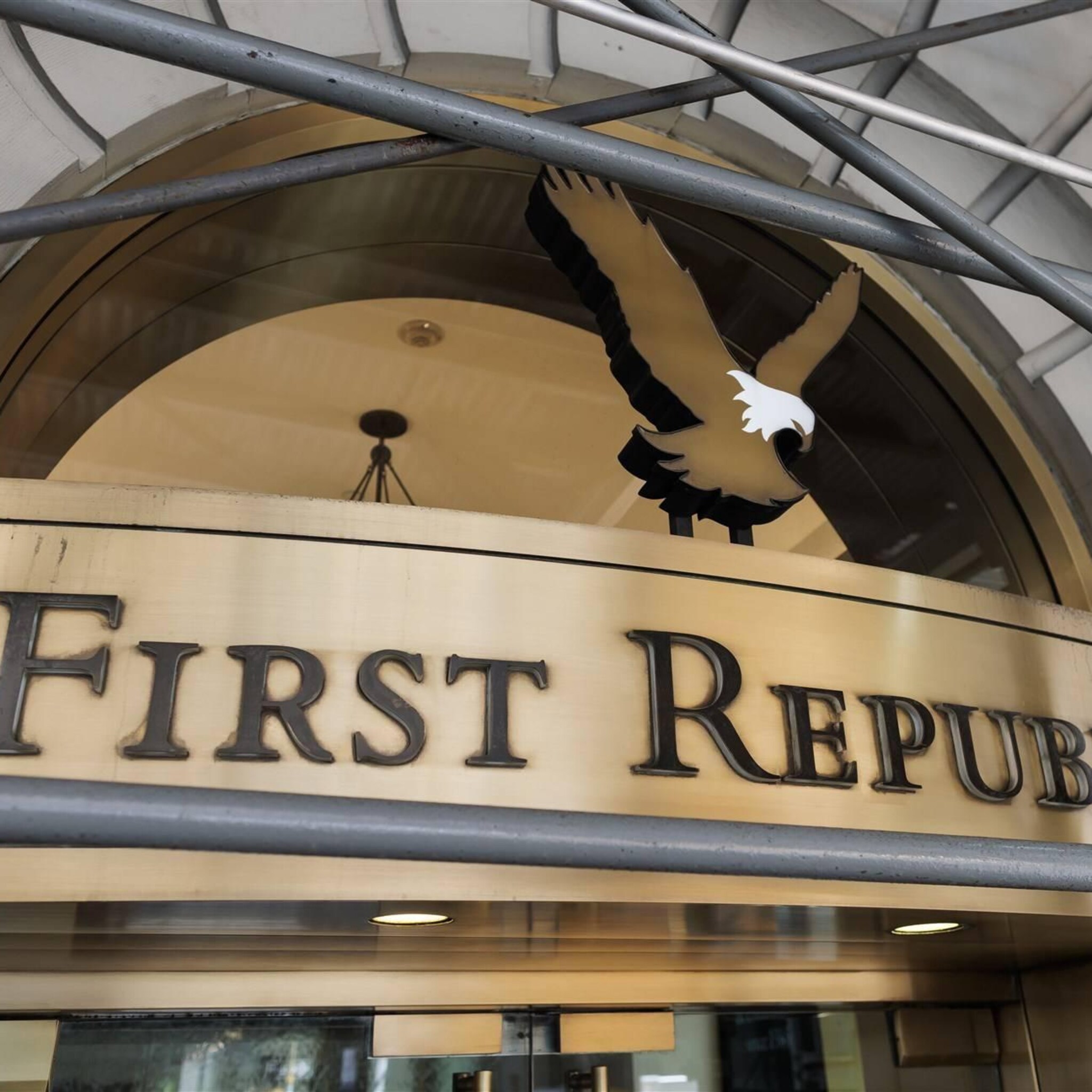 banken vs storten 30 miljard bij geplaagde first republic bank