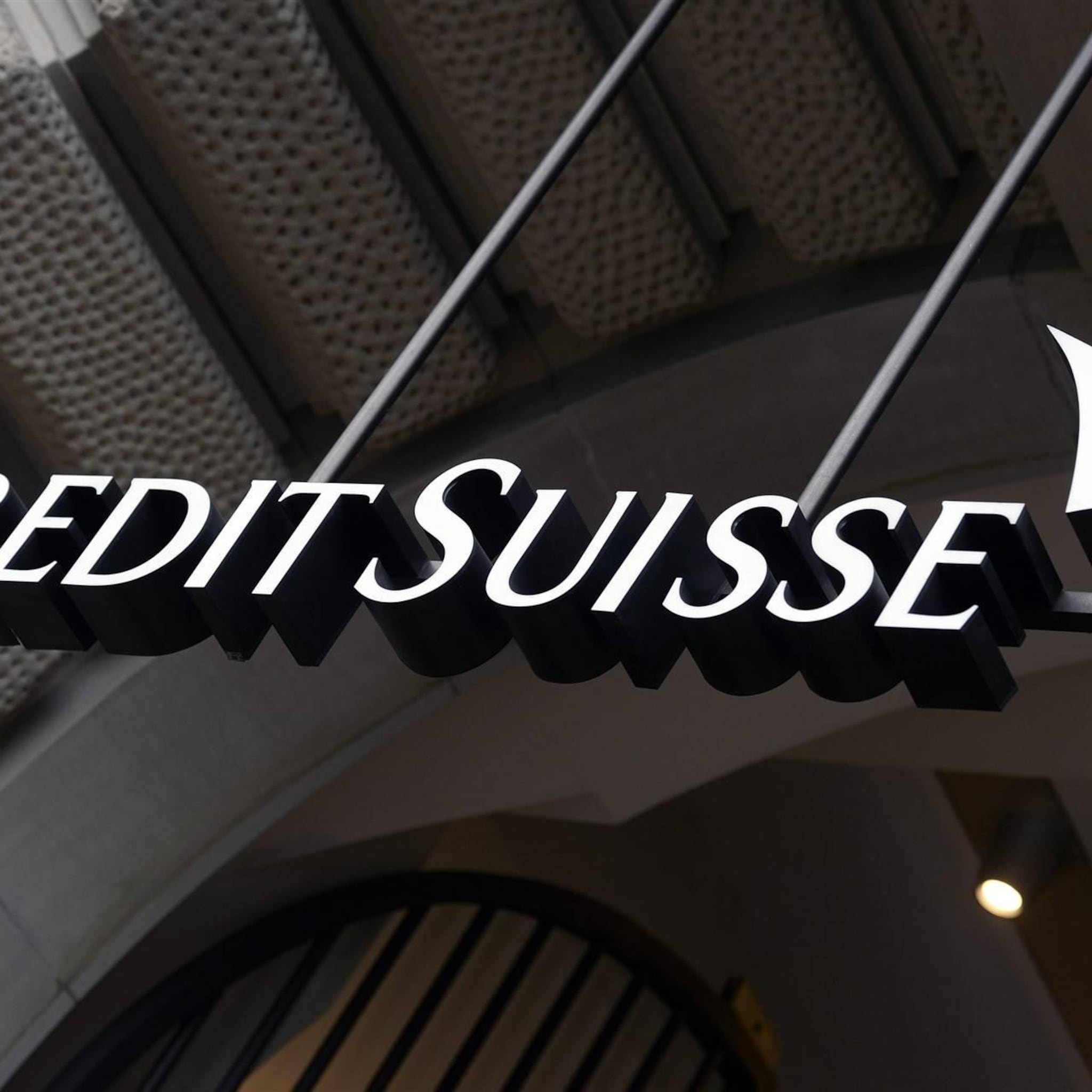 klanten credit suisse blijven geld van rekeningen halen
